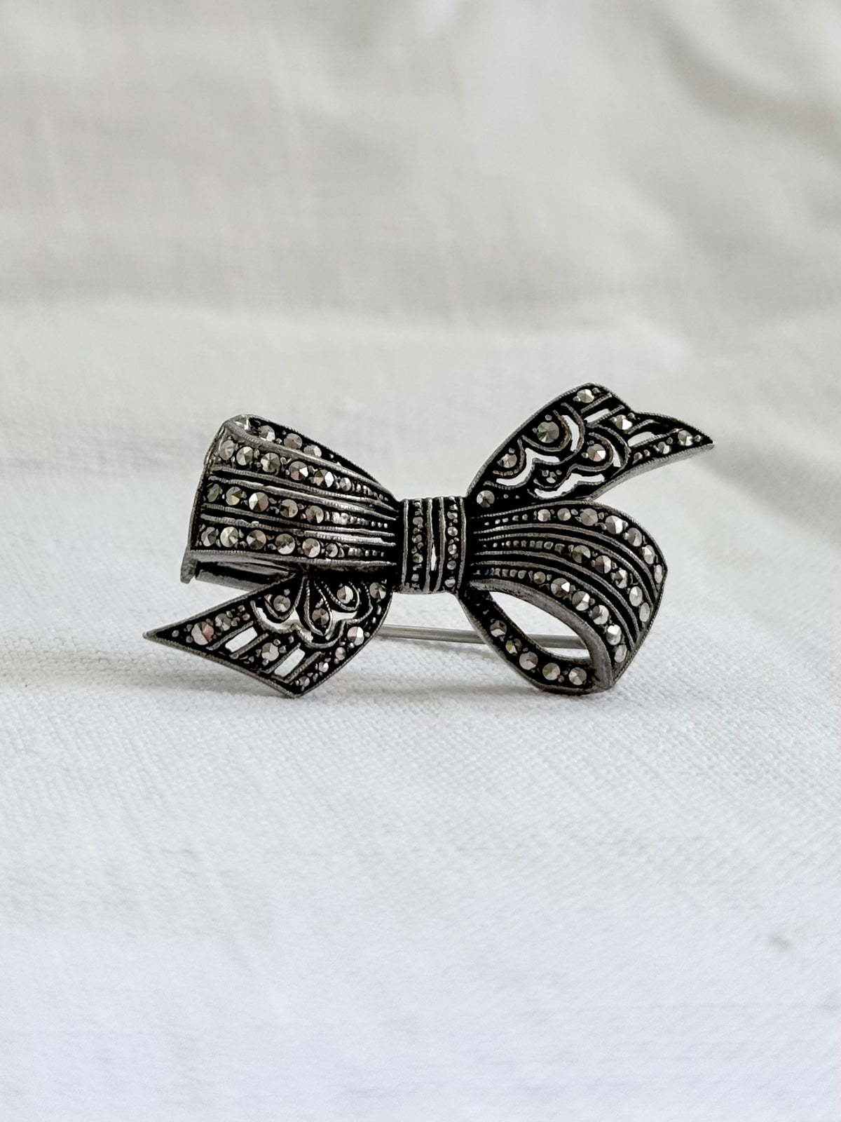 .1920s .1930s .800 Art Deco French Paris Bow Ribbon silver Marcasite gemstone sweetheart brooch