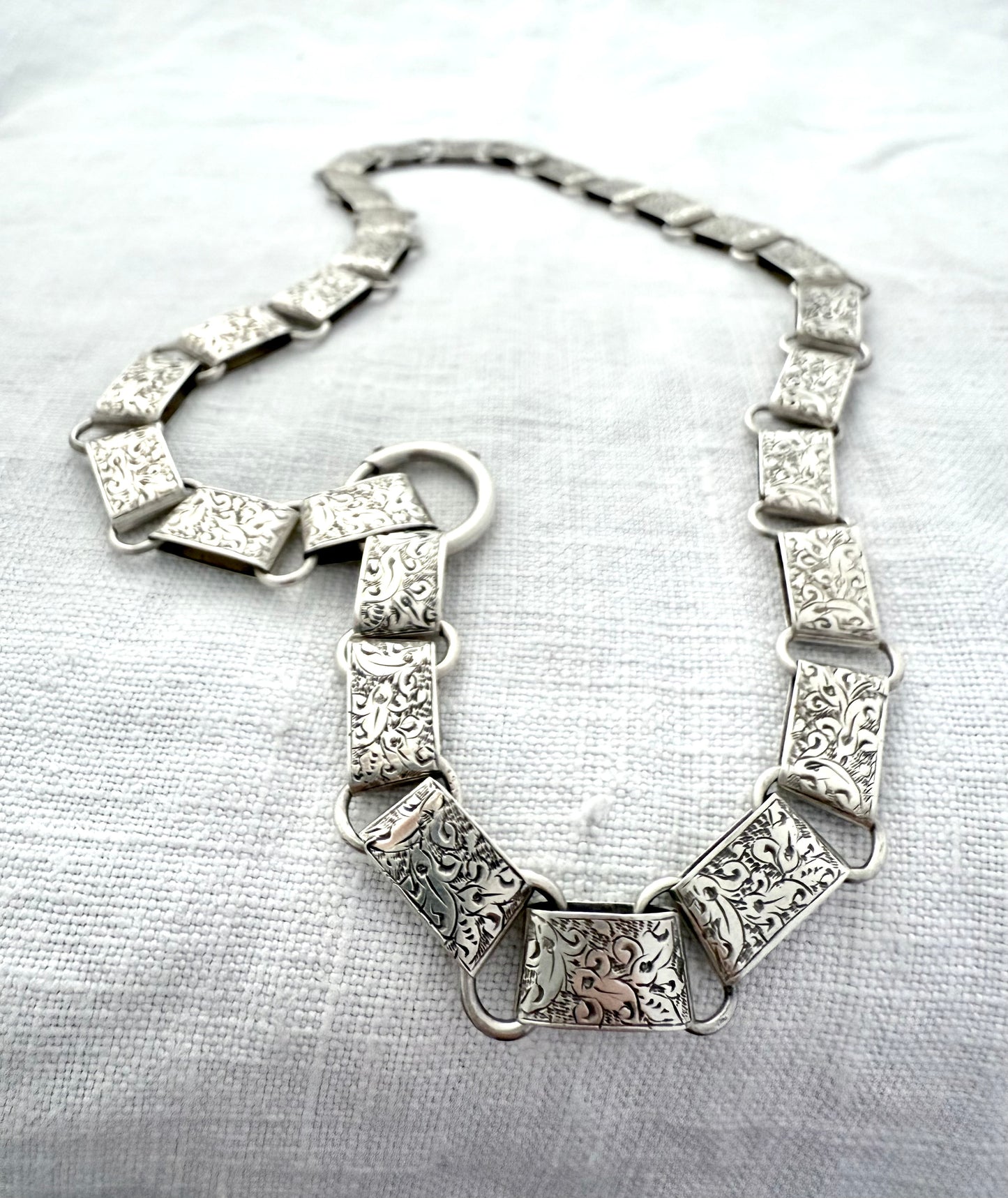 .925 1880s 1890s antique Victorian era rare and beautiful sterling silver hand engraved book chain collar necklace
