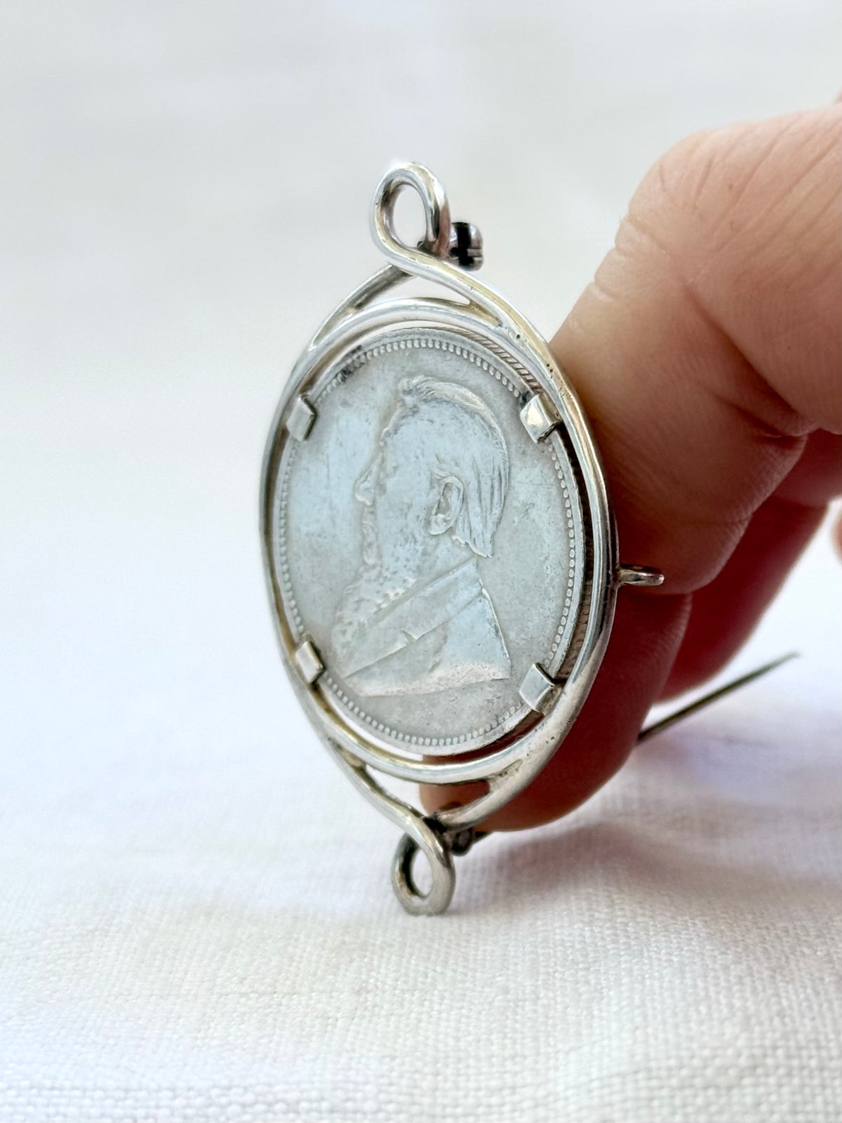 .1896 .2 shilling .925 antique ZAR South African large silver 2 Shilling collectors coin pendant brooch