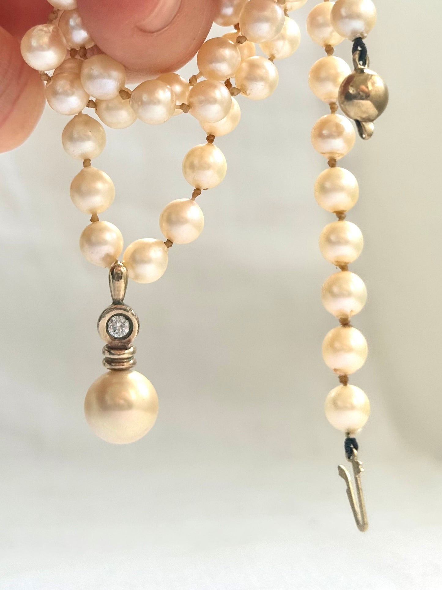 .1990s .925 gold plated Majorica Spanish designer pearl clip on enhancer pendant