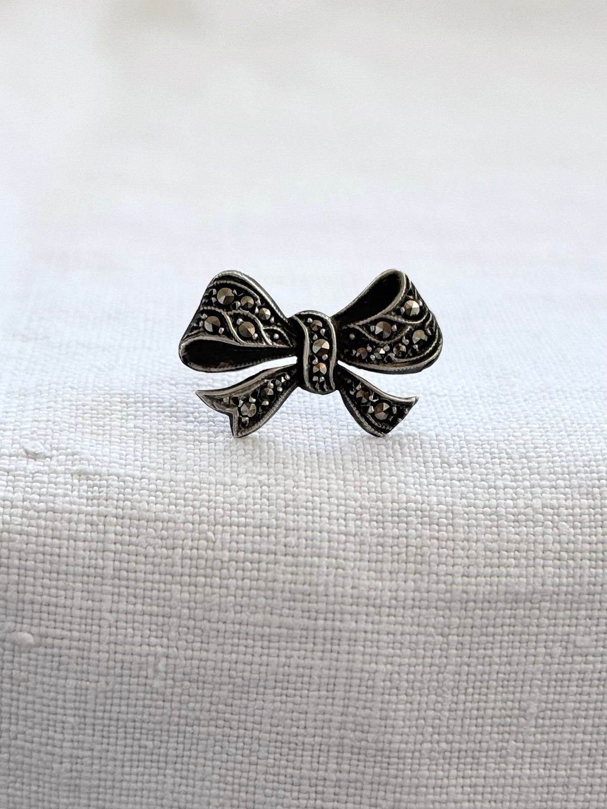 .1930s .1940s Art Deco revival Bow Ribbon silver Marcasite gemstone micro sweetheart brooch lapel pin