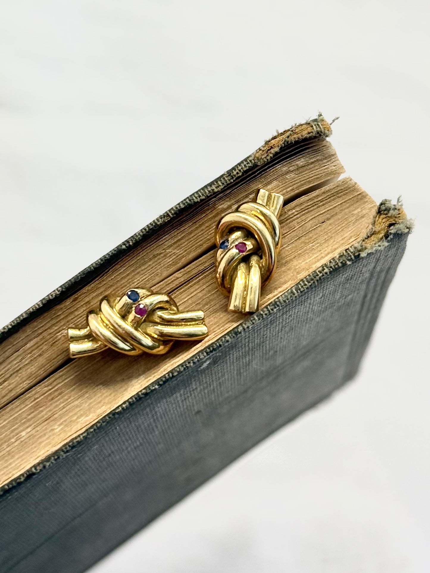 .18ct .750 artisan Brazilian made 18ct heirloom high carat yellow gold sapphire and ruby lovers knot luxury post stud push in earrings