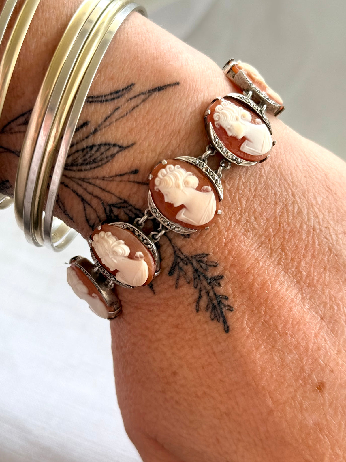 .1930s .1940s .925 artisan made fine multi cameo hand carved panel link collector fine silver bracelet