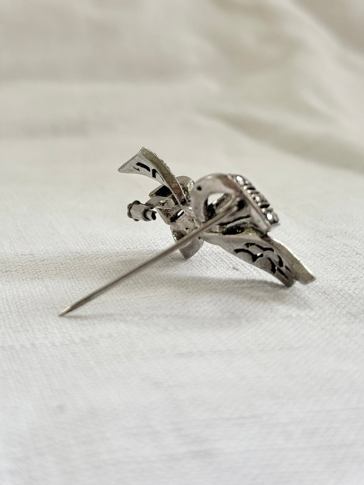 .1920s .1930s .800 Art Deco French Paris Bow Ribbon silver Marcasite gemstone sweetheart brooch