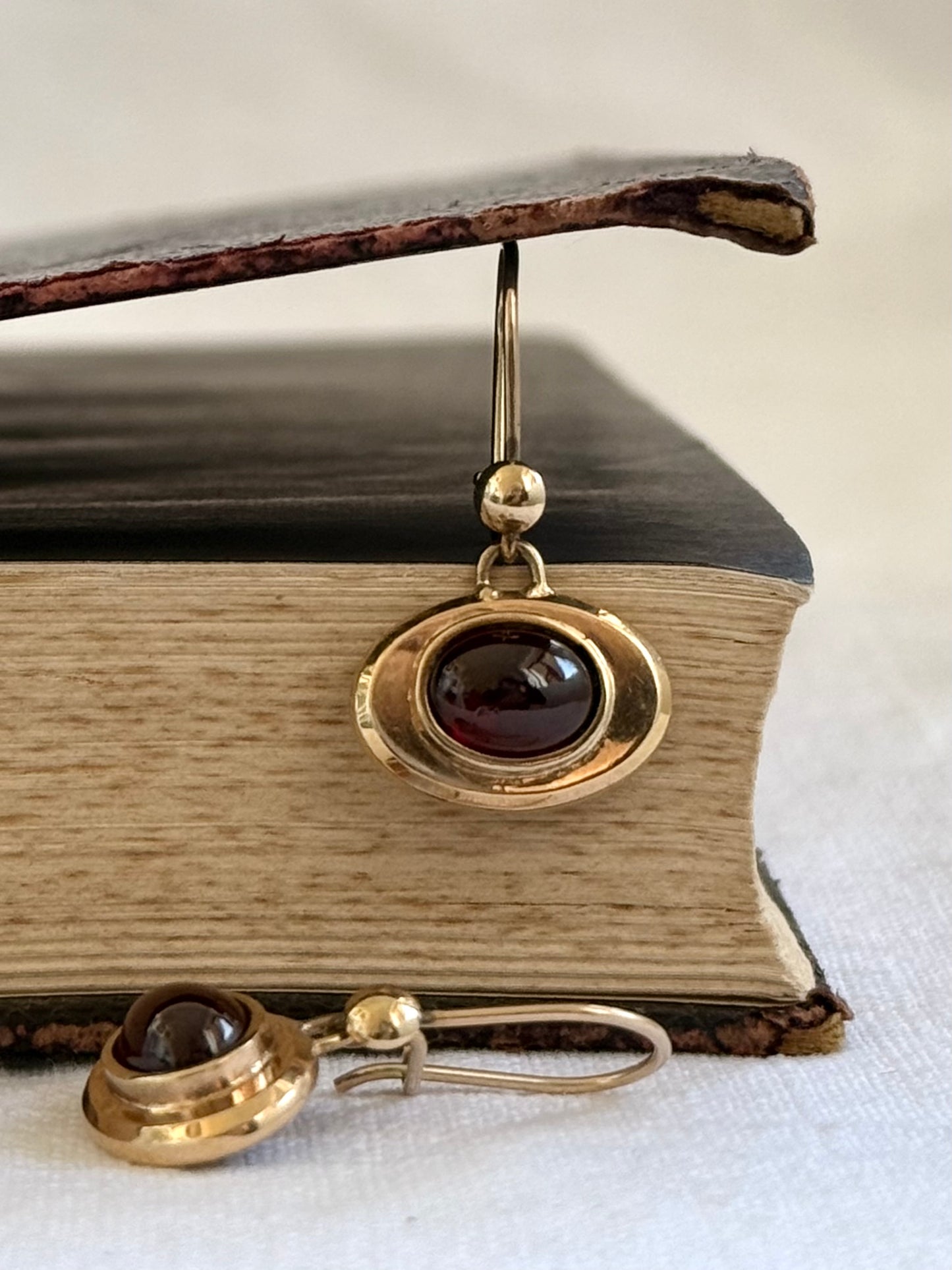 .15ct rose gold .1942 .625 gold Garnet cabochon gemstone collectors oval heirloom cufflink drop dangle earrings
