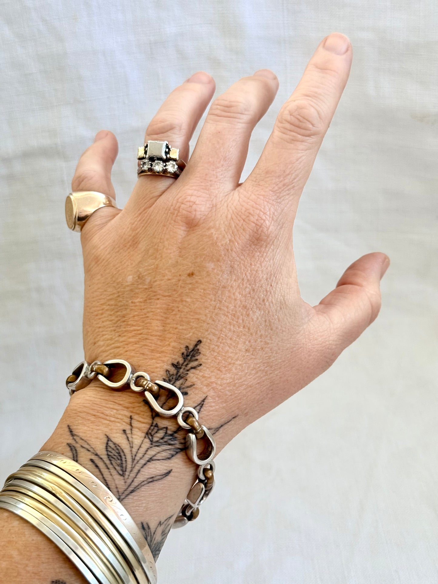 .925 Artisan made solid silver fancy horse shoe hoof link brass link t-bar chain bracelet