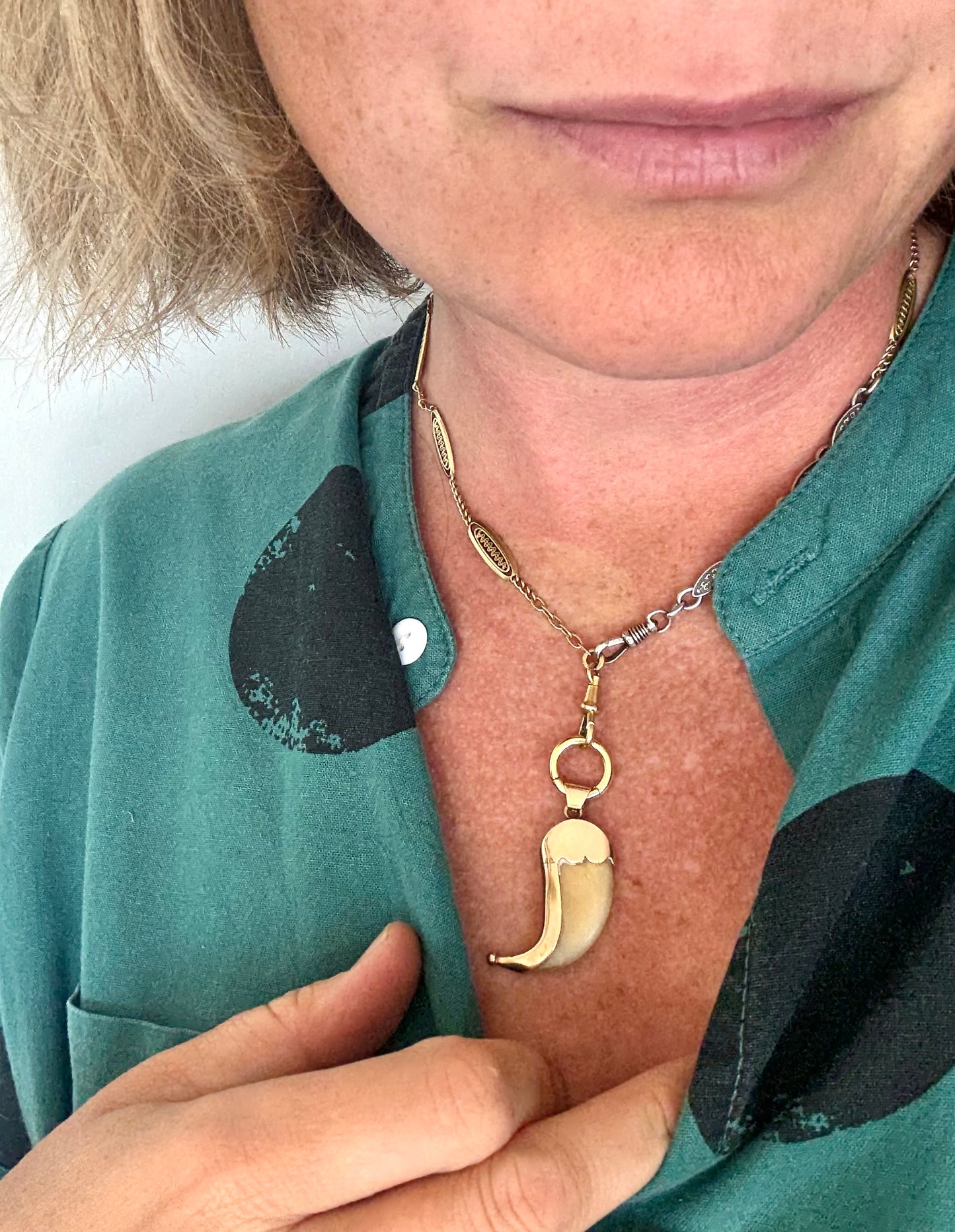 .1890s .1900s .375 .9ct gold well sized true Antique Rare Find Lion Claw Tiger claw lucky talisman heirloom collectors treasure pendant