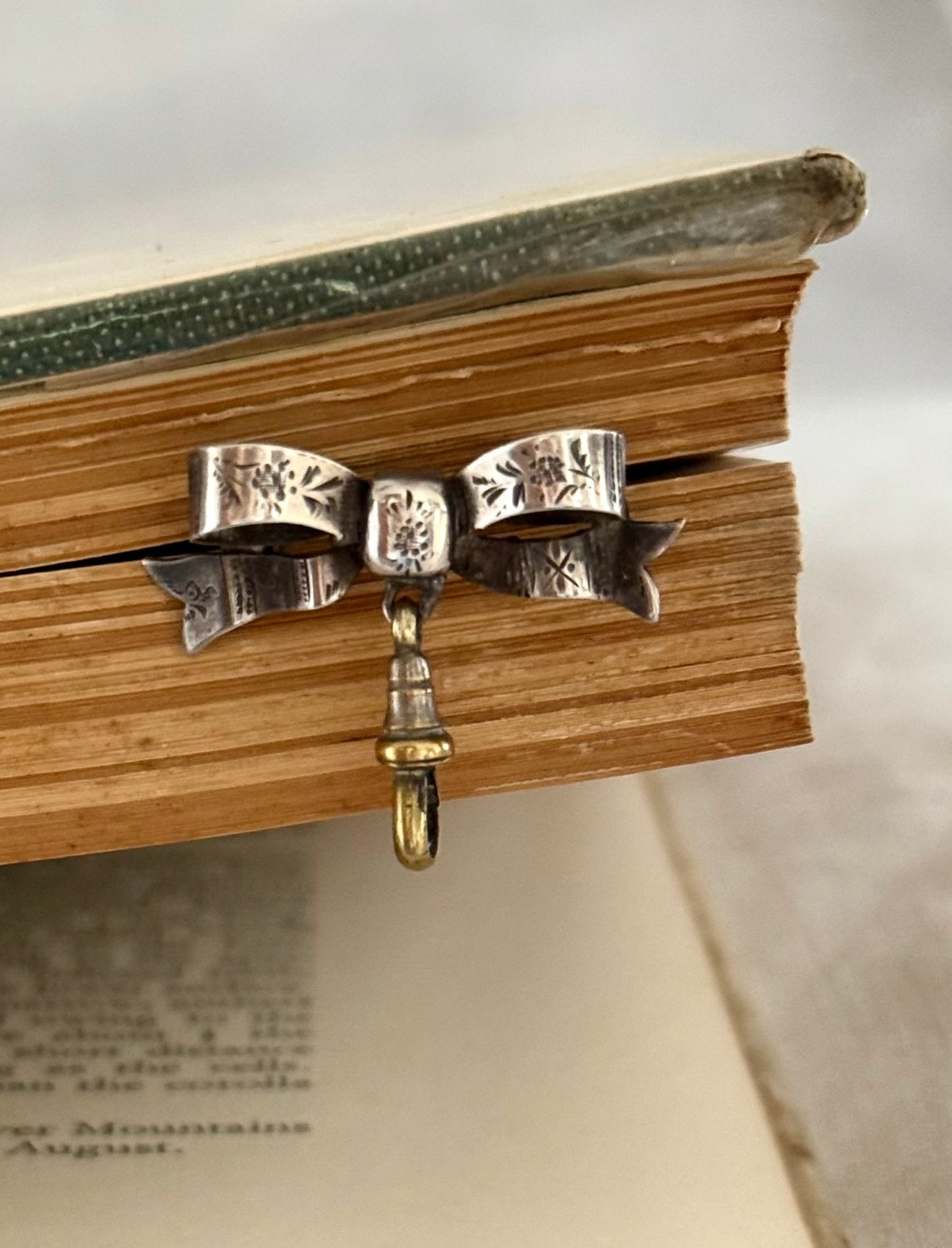 .1912 .925 antique Bow Ribbon original Chester hallmark silver sweetheart lapel fob watch brooch pin