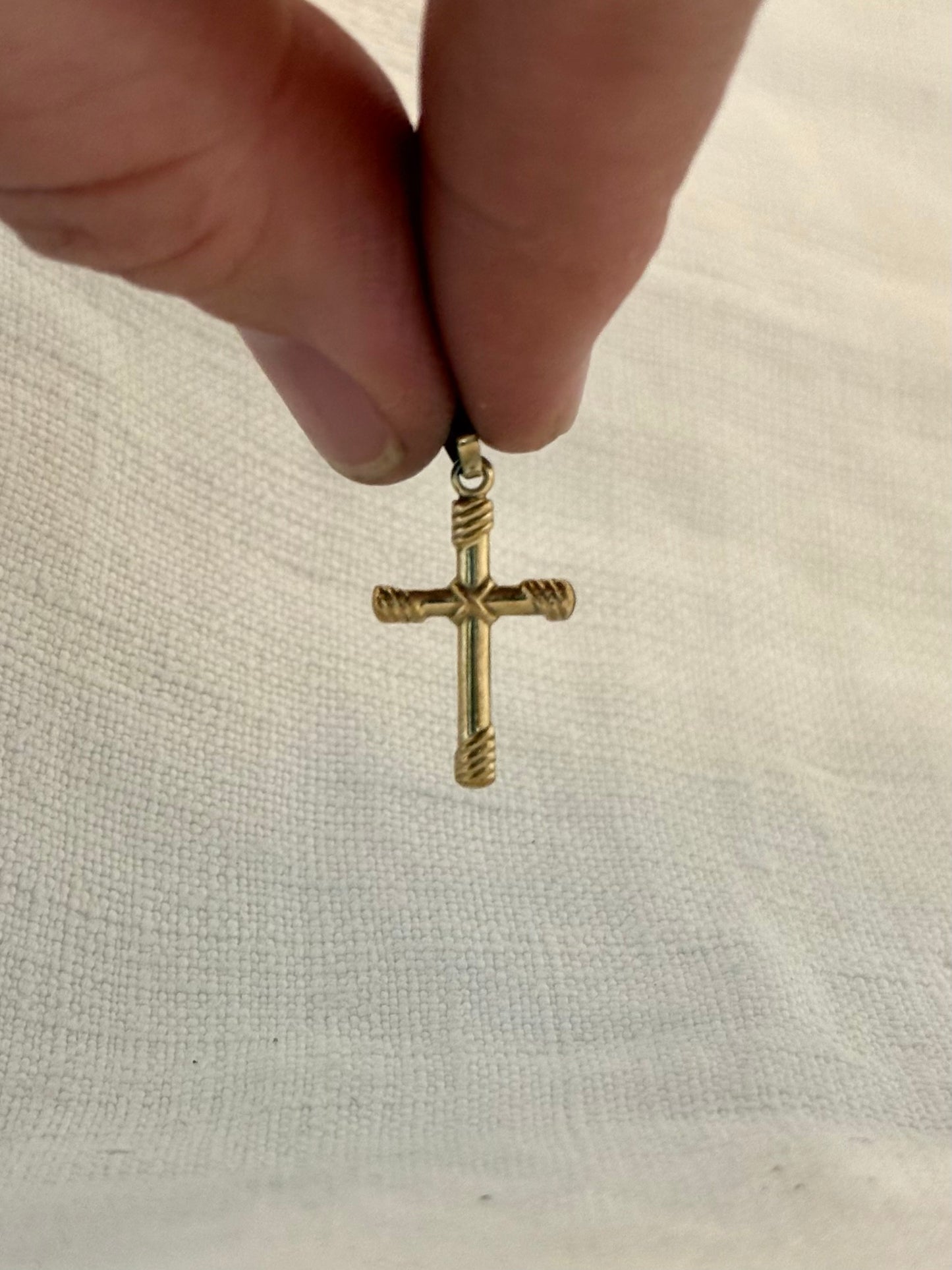 .375 cross pendant 9ct yellow gold faith token pendant