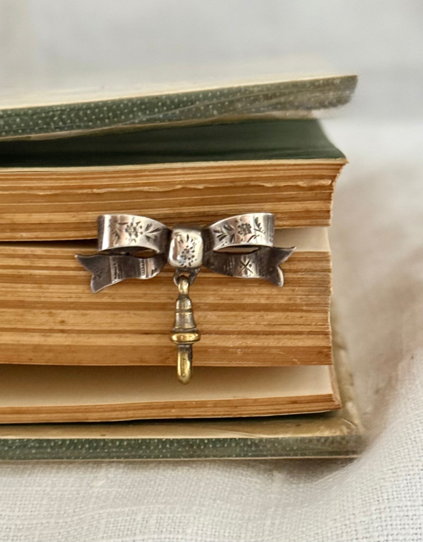 .1912 .925 antique Bow Ribbon original Chester hallmark silver sweetheart lapel fob watch brooch pin