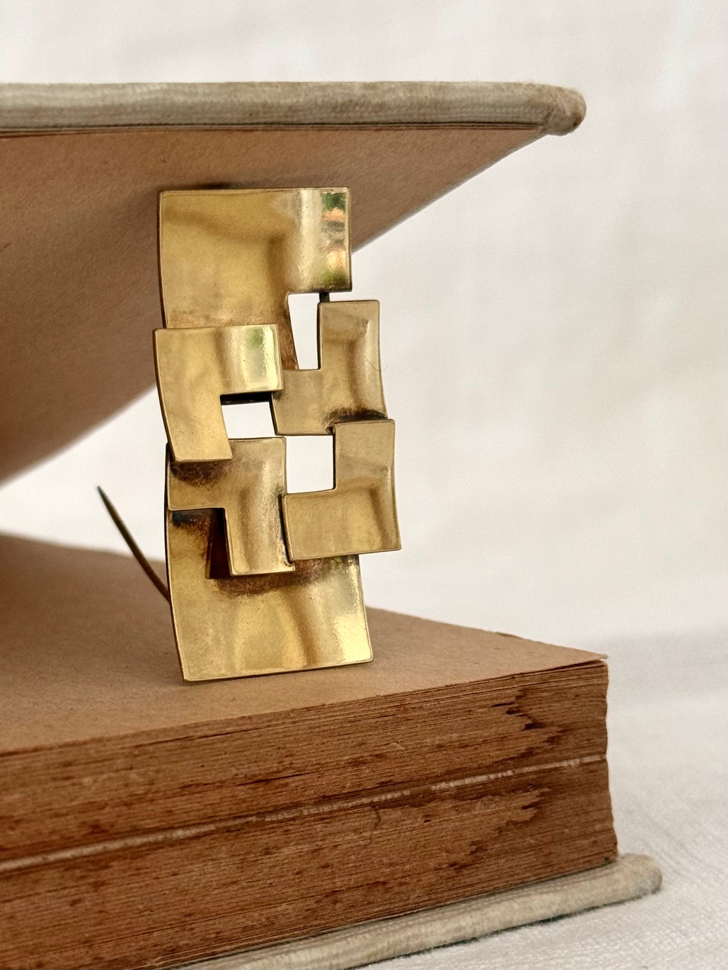 .14ct .1940s .1950s rolled gold designer Art Deco gold geometric rectangular modernist brooch by K&L Kordes & Lichtenfels German design team
