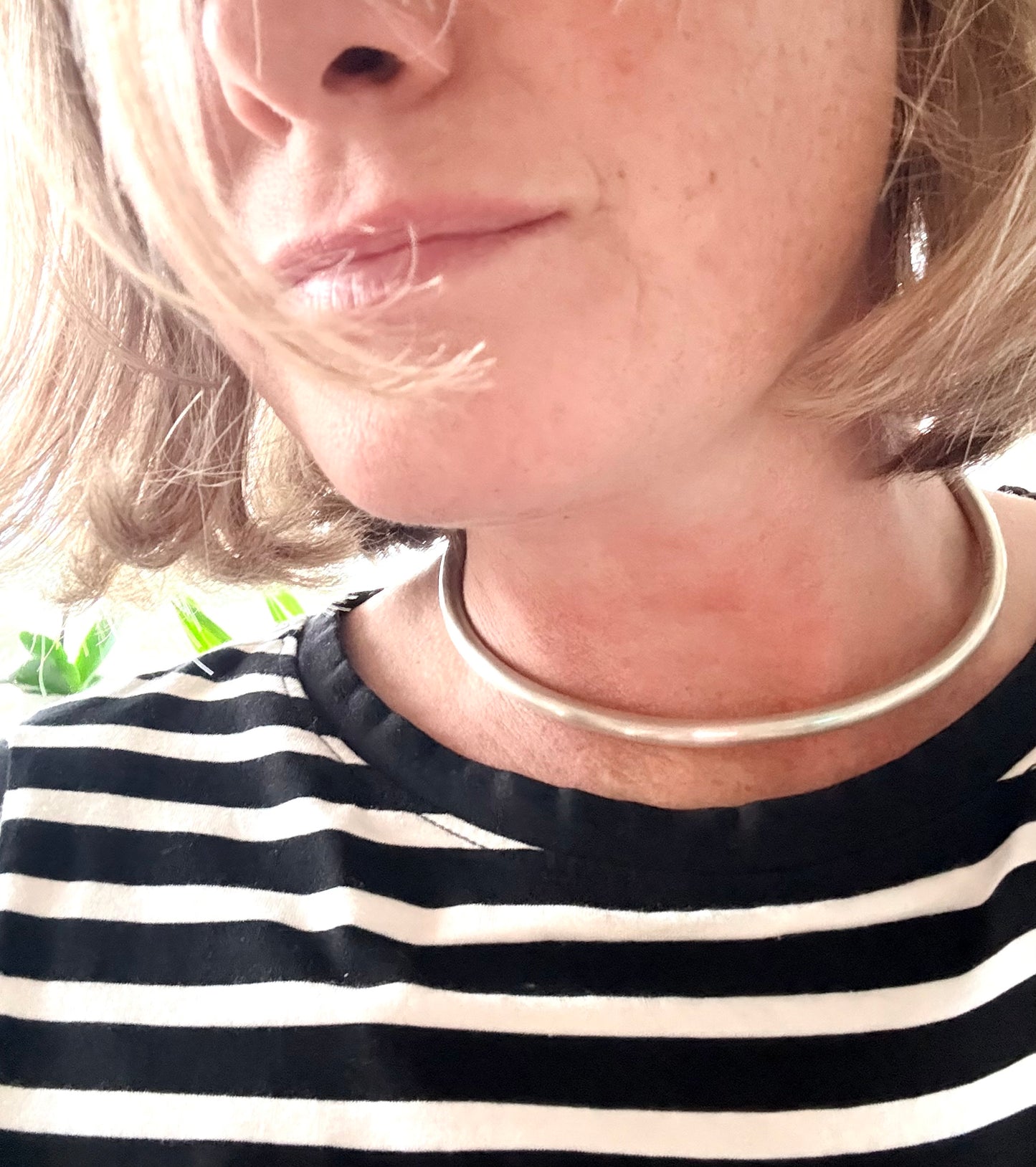 1960s .1970s .925 artisan made modernist Mexican Taxco silver tube choker neckpiece