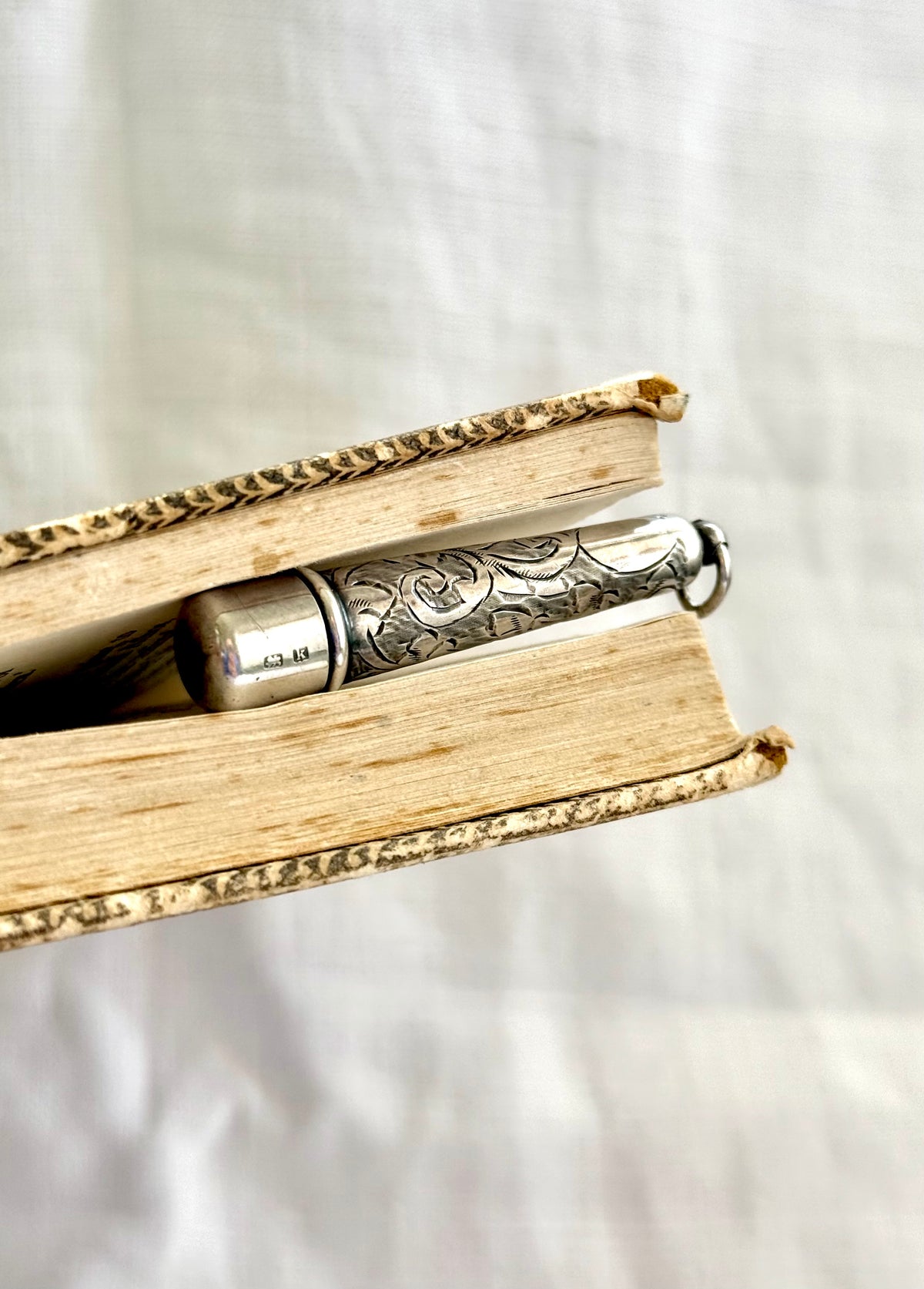 .1909 .925 antique Edwardian hallmarked Sterling silver chatelaine collectors silver antique engraved needle holder keepsake case pendant