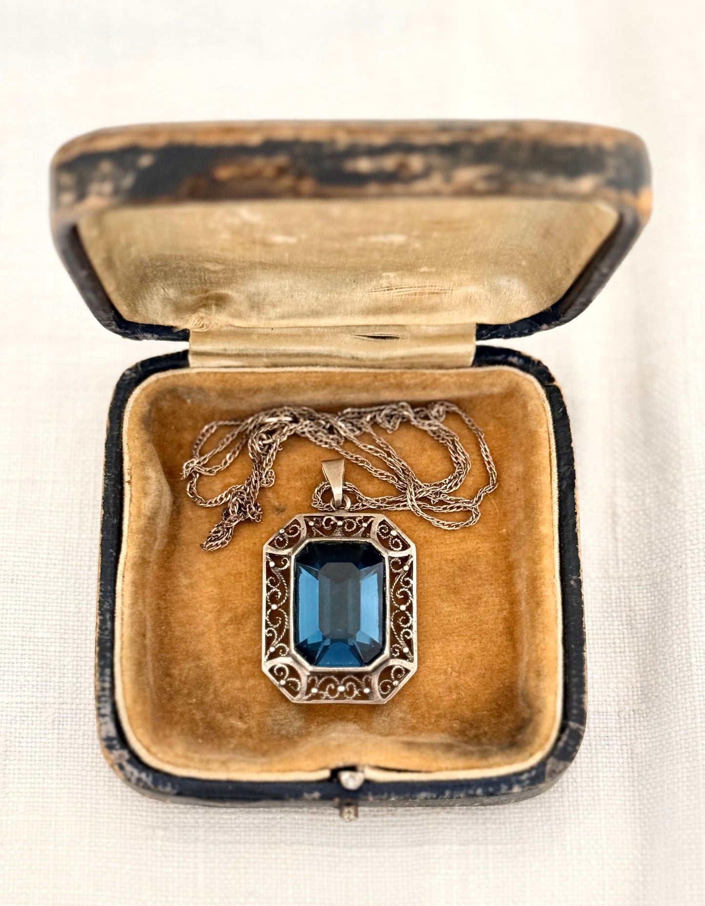 .1930s .1940s .925 silver late Art Deco Sapphire blue faceted paste gemstone pendant on silver chain