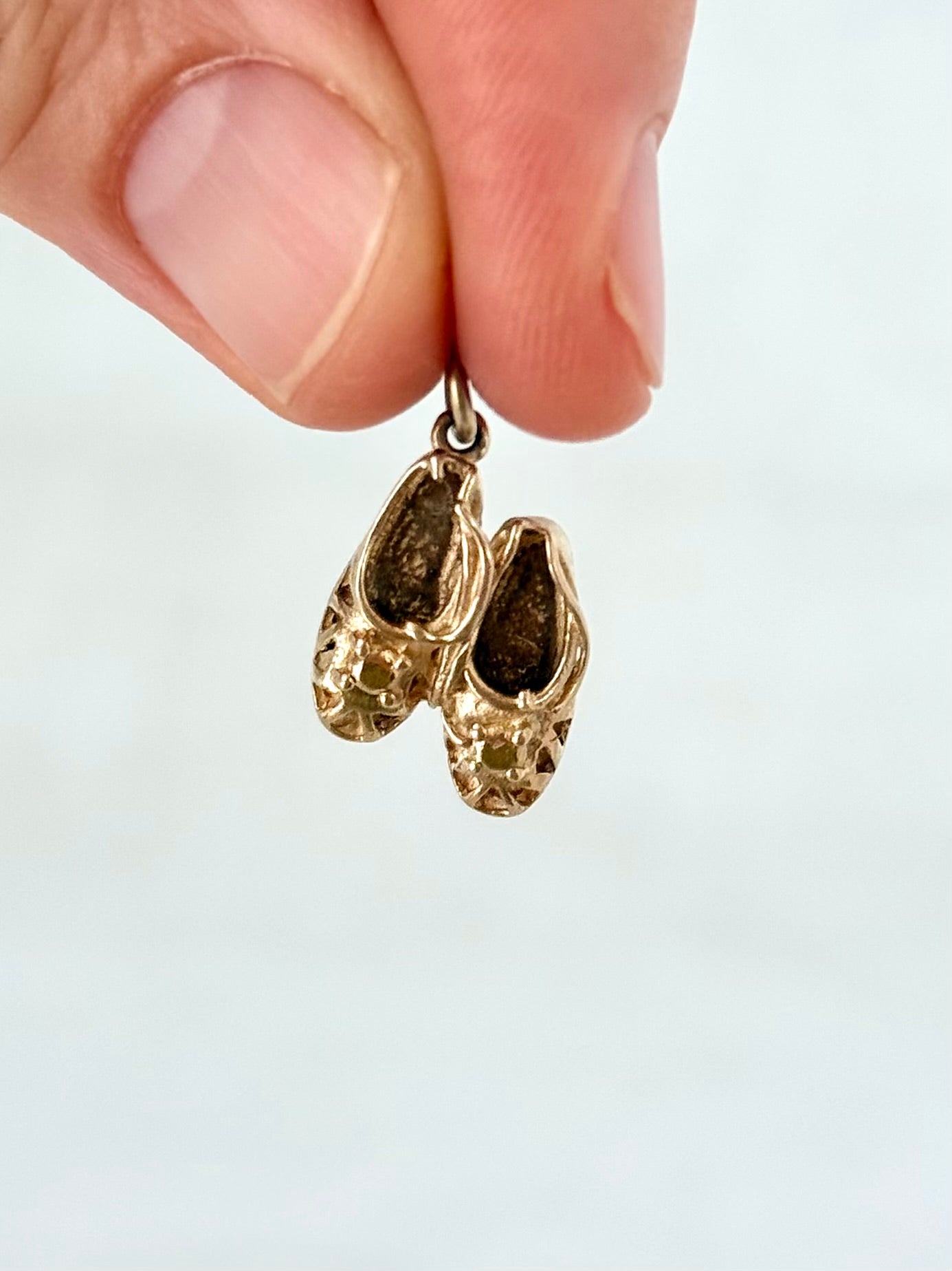 .375 .9ct gold vintage fancy slippers shoes luxury solid gold charm pendant