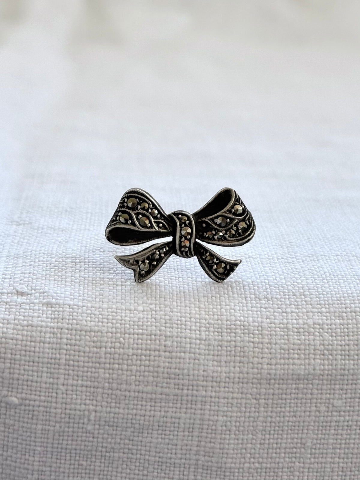 .1930s .1940s Art Deco revival Bow Ribbon silver Marcasite gemstone micro sweetheart brooch lapel pin