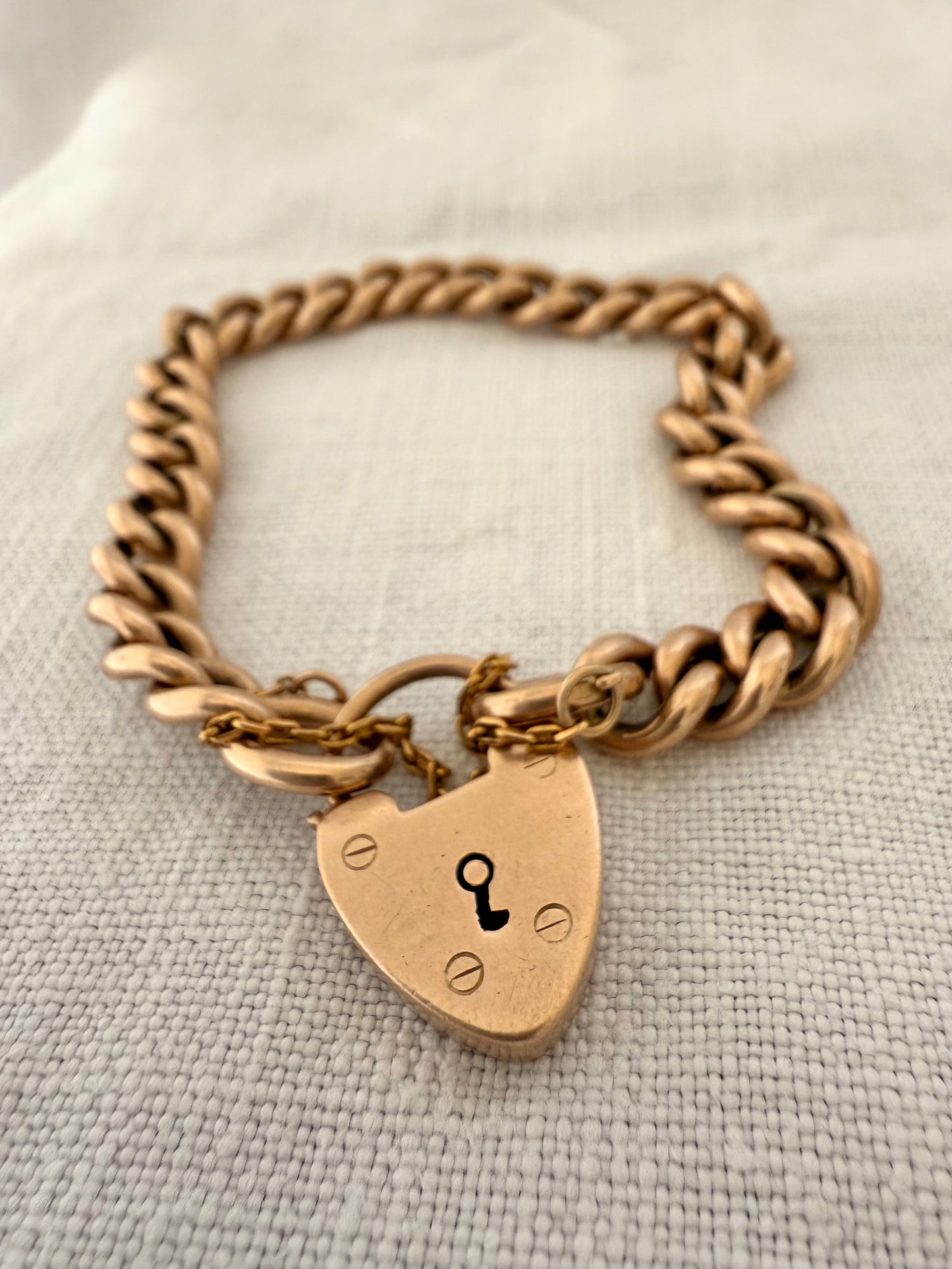 .10ct .417 solid gold 8mm chunky wide curb chain and oversized heart padlock heirloom heavy rose gold bracelet