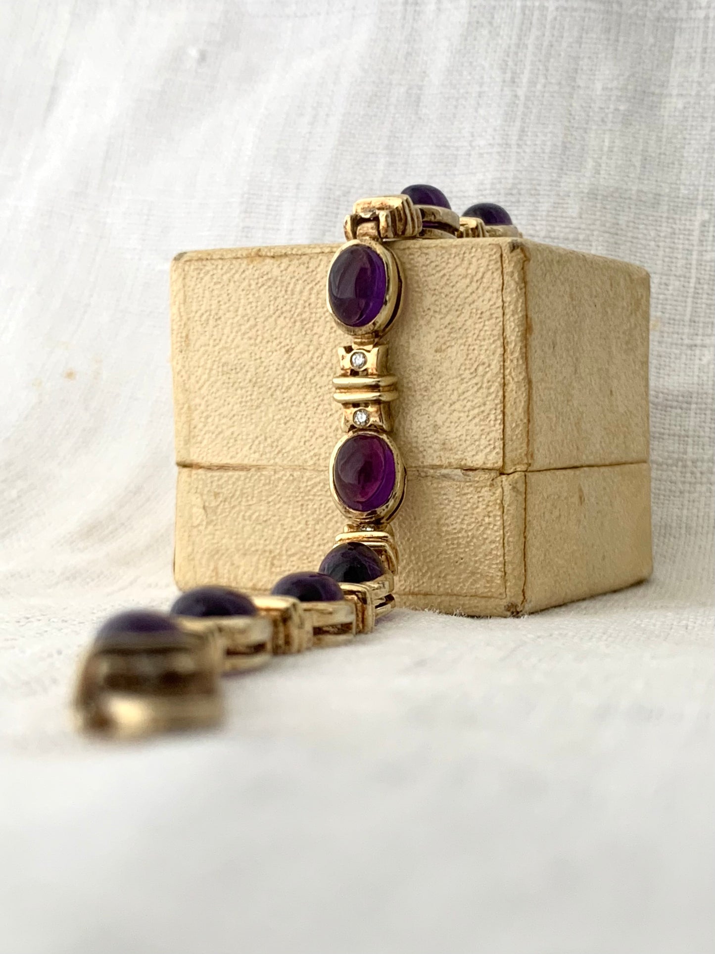 .10 Amethysts 20 Diamonds 9ct studio made gold luxury gemstone accented magnificent estate tennis bracelet.