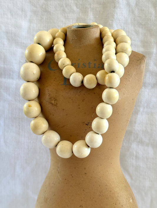 .1900s .1930s Ivory pre ban chunky graduated 58.5cm long bead necklace