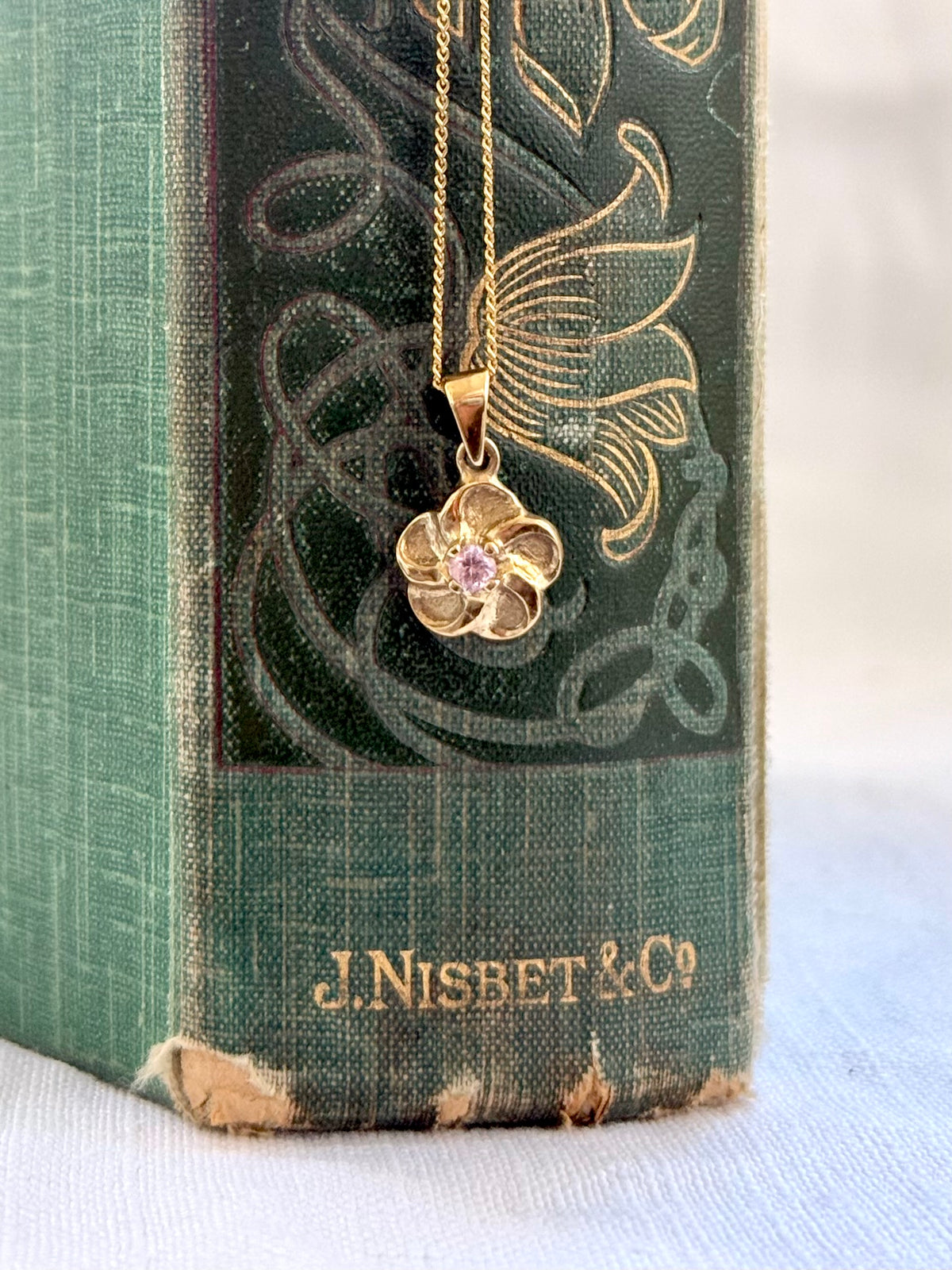 .1970s .375 .9ct gold blossom flower luxury pink stone floral gold pendant on modernist yellow gold chain necklace