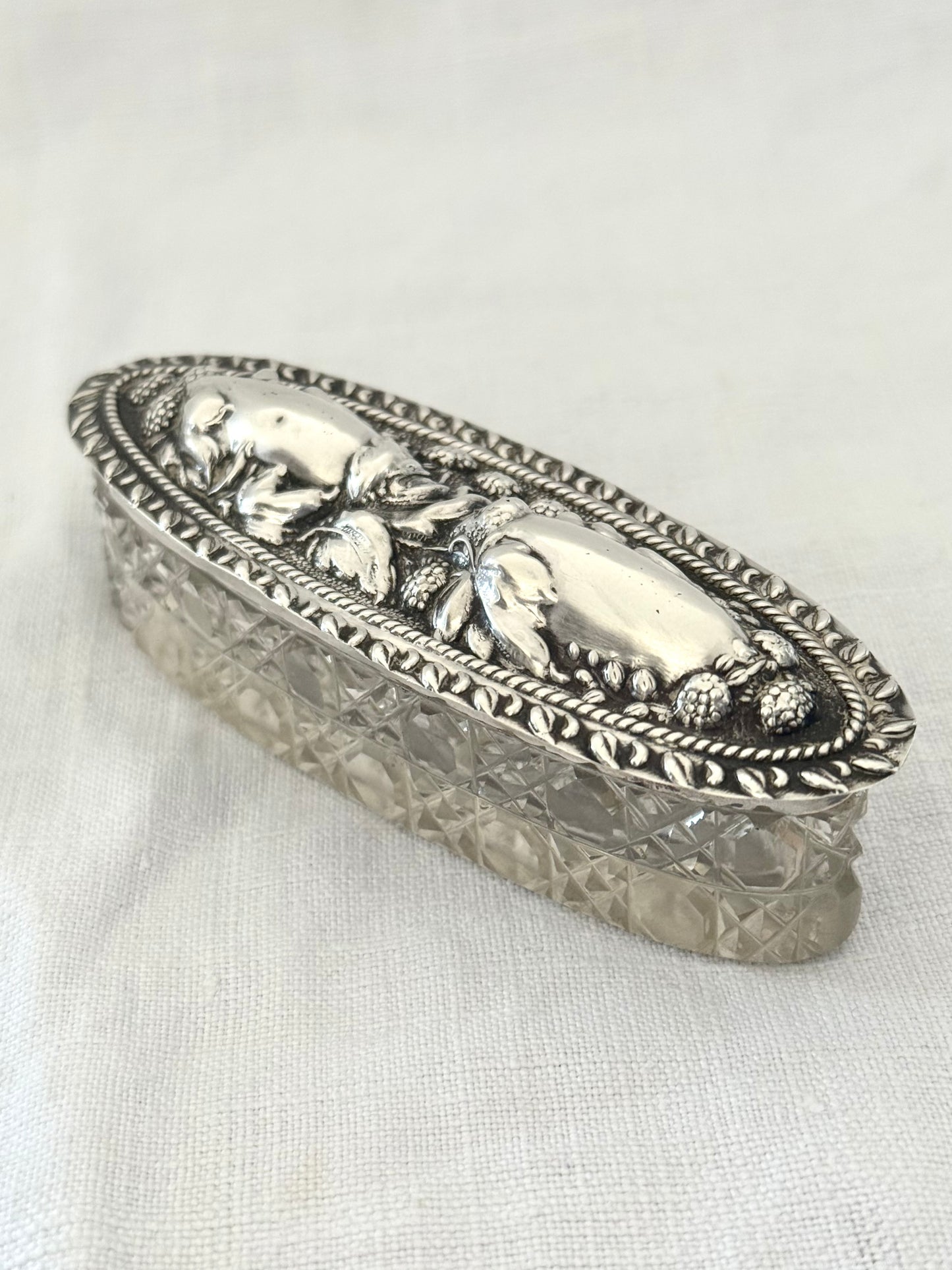 .1909 .925 Art Nouveau Edwardian antique Blue berry and leaf repousse exceptionally beautiful Birmingham silver and cut glass vanity hair pin trinket dish