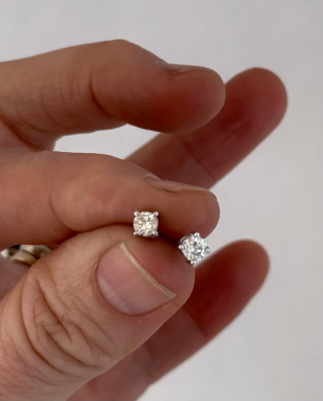 .0.50ct .18ct white gold diamond solitaire classic luxury post stud earrings