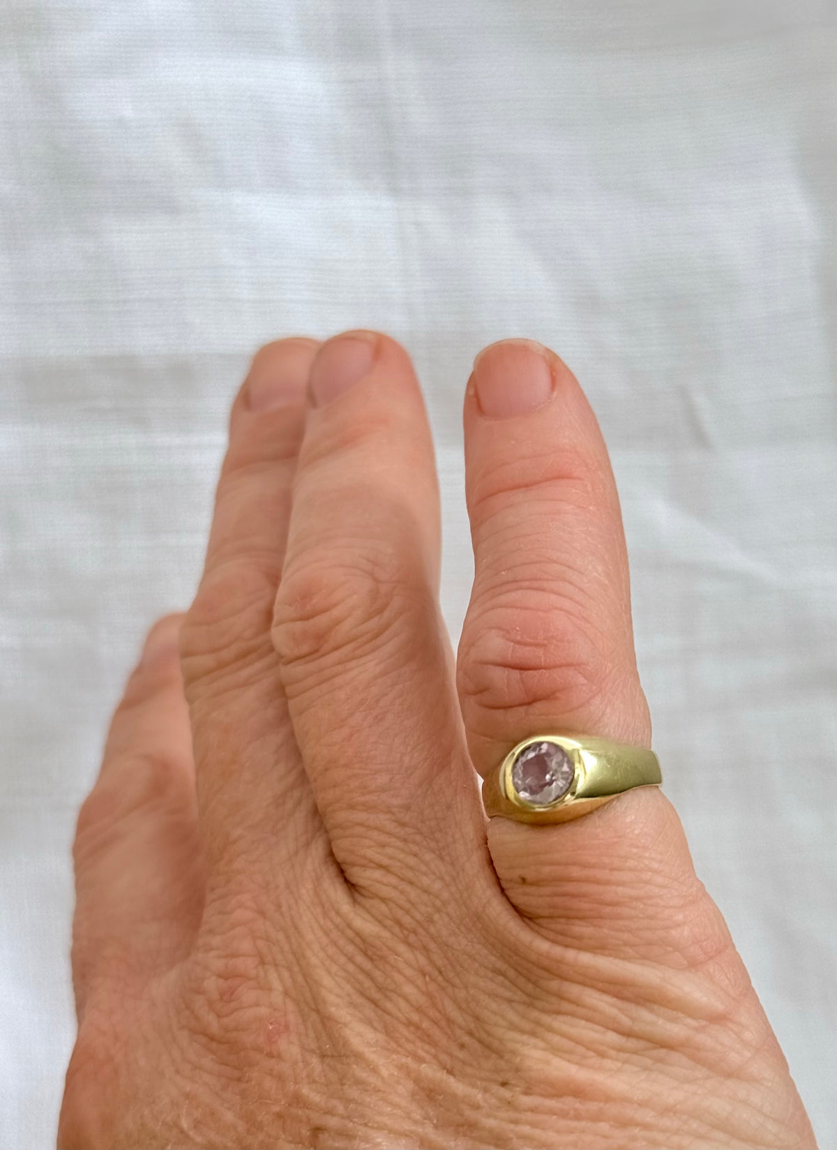 .1970s .375 .9ct Amethyst gemstone modernist 9ct gold classic signet unisex gypsy romantic purple gemstone gold pinky ring