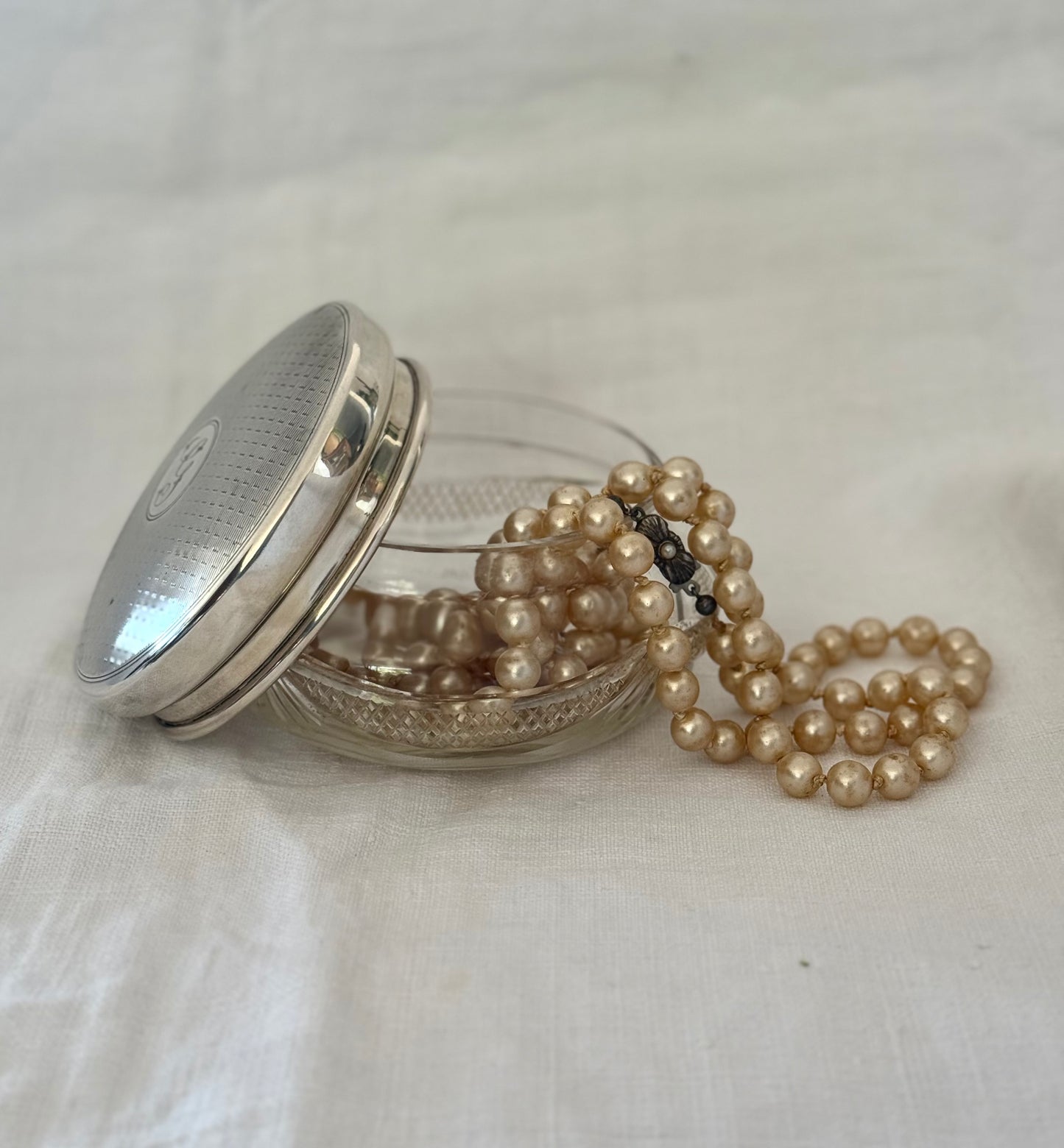 .1929 .925 antique Art Deco fancy engraved engine turned round pressed pattern bubble glass sterling silver lidded vanity powder bowl jar