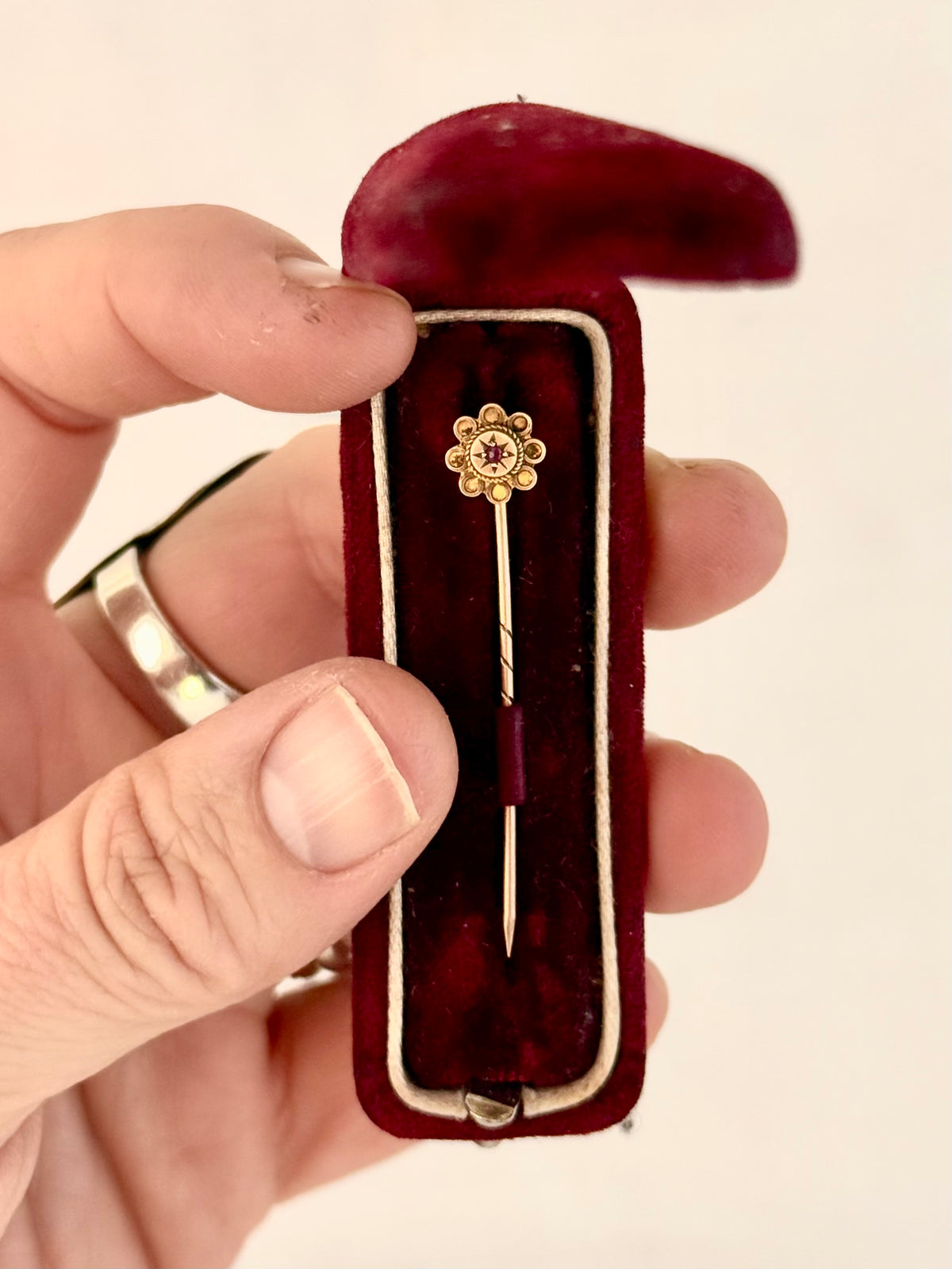 .1890s .1900s .375 .9ct gold antique Victorian ruby gemstone floral star burst rose gold lapel pin in original velvet gift box