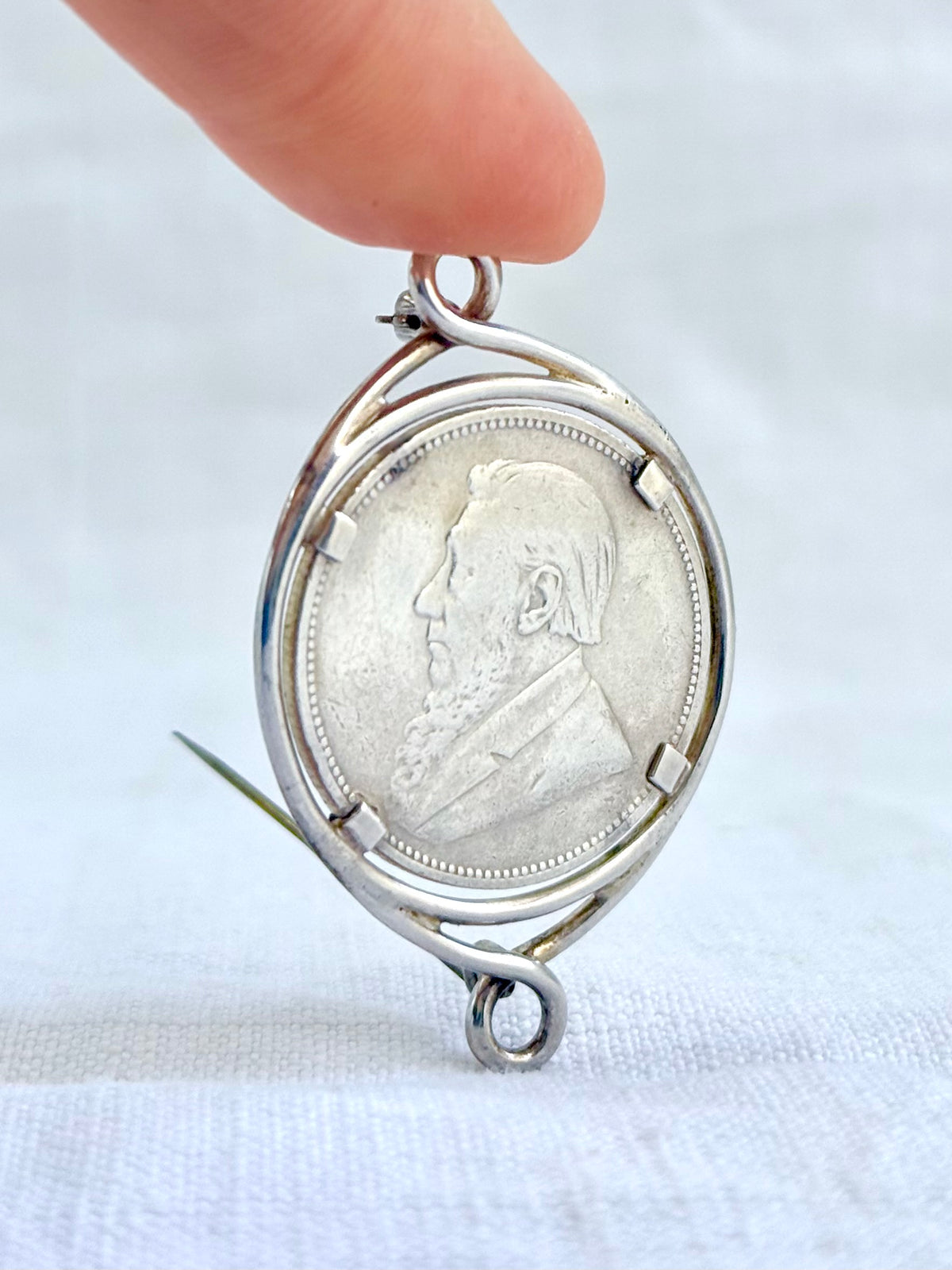 .1896 .2 shilling .925 antique ZAR South African large silver 2 Shilling collectors coin pendant brooch