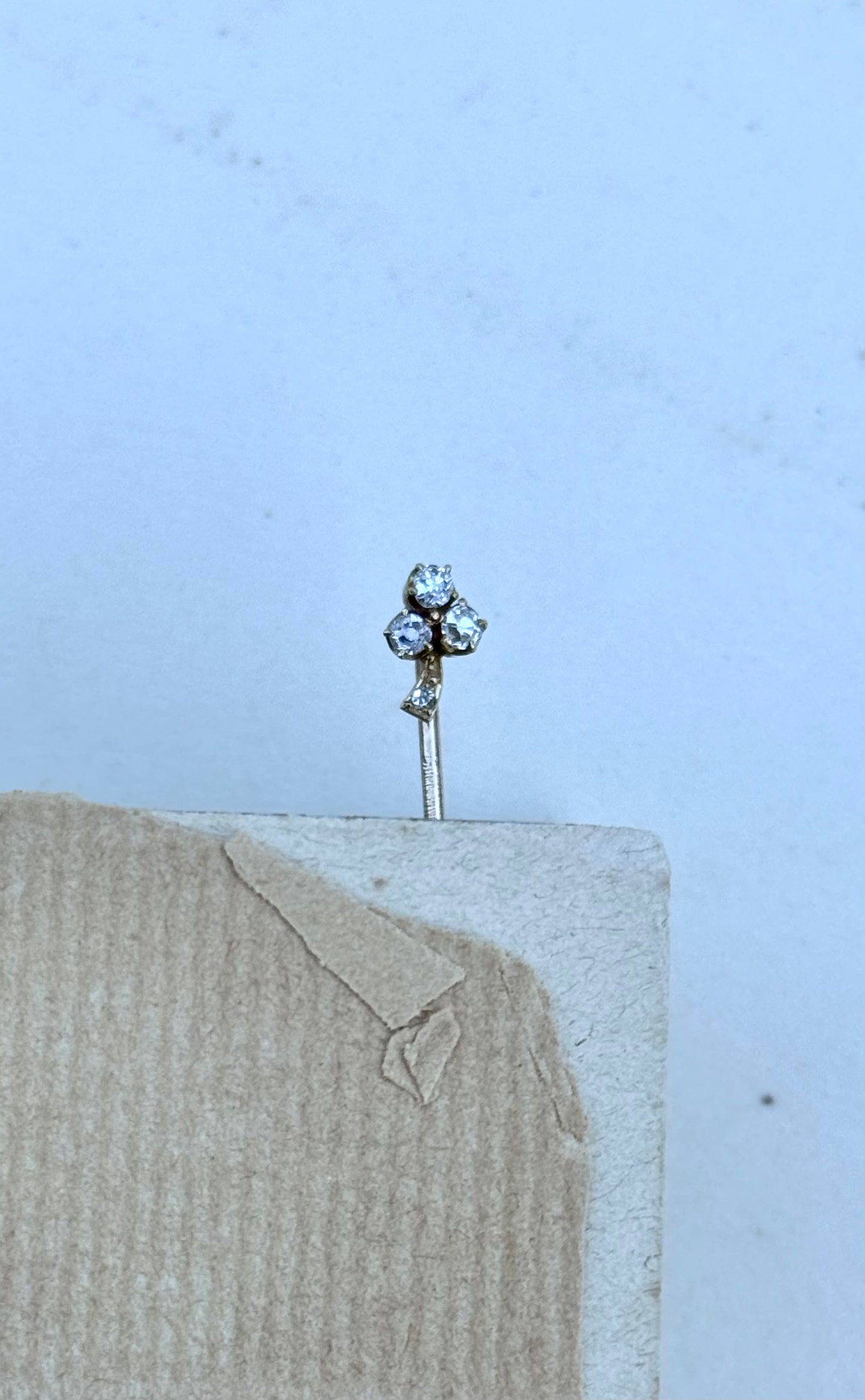 .14ct .1900s .1910s .3 leaf clover .4 diamond antique treasured hope faith love gold lapel stick pin