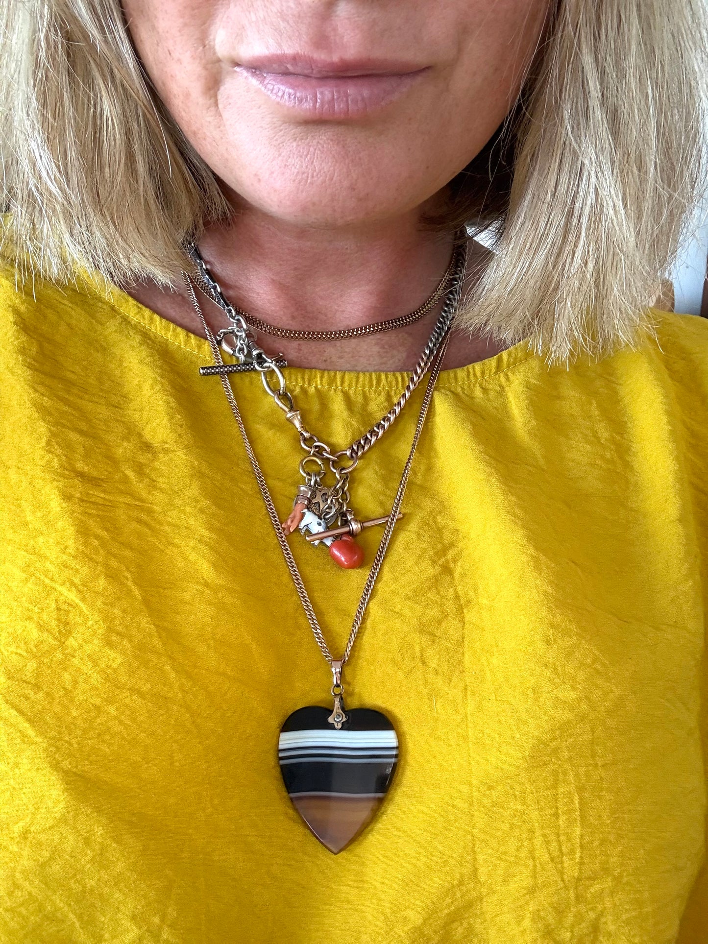 .1970s .375 .9ct gold gorgeous and luxurious flat chunky modernist curb chain 61.5cm long buttery gold chain necklace