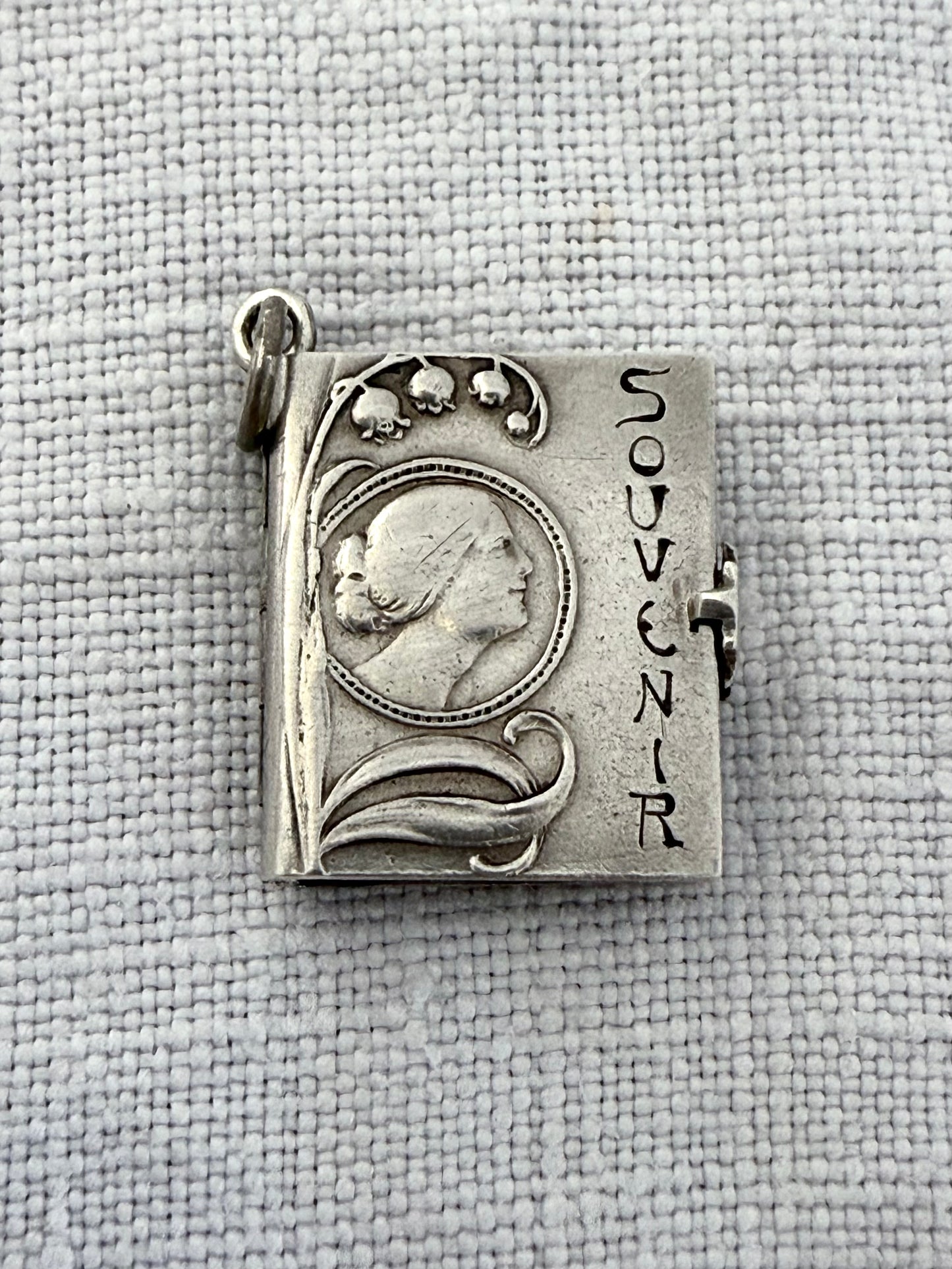 .925 1900s Art Nouveau French silver souvenir book form photo locket antique collectors Belle Epoque booklet pendant