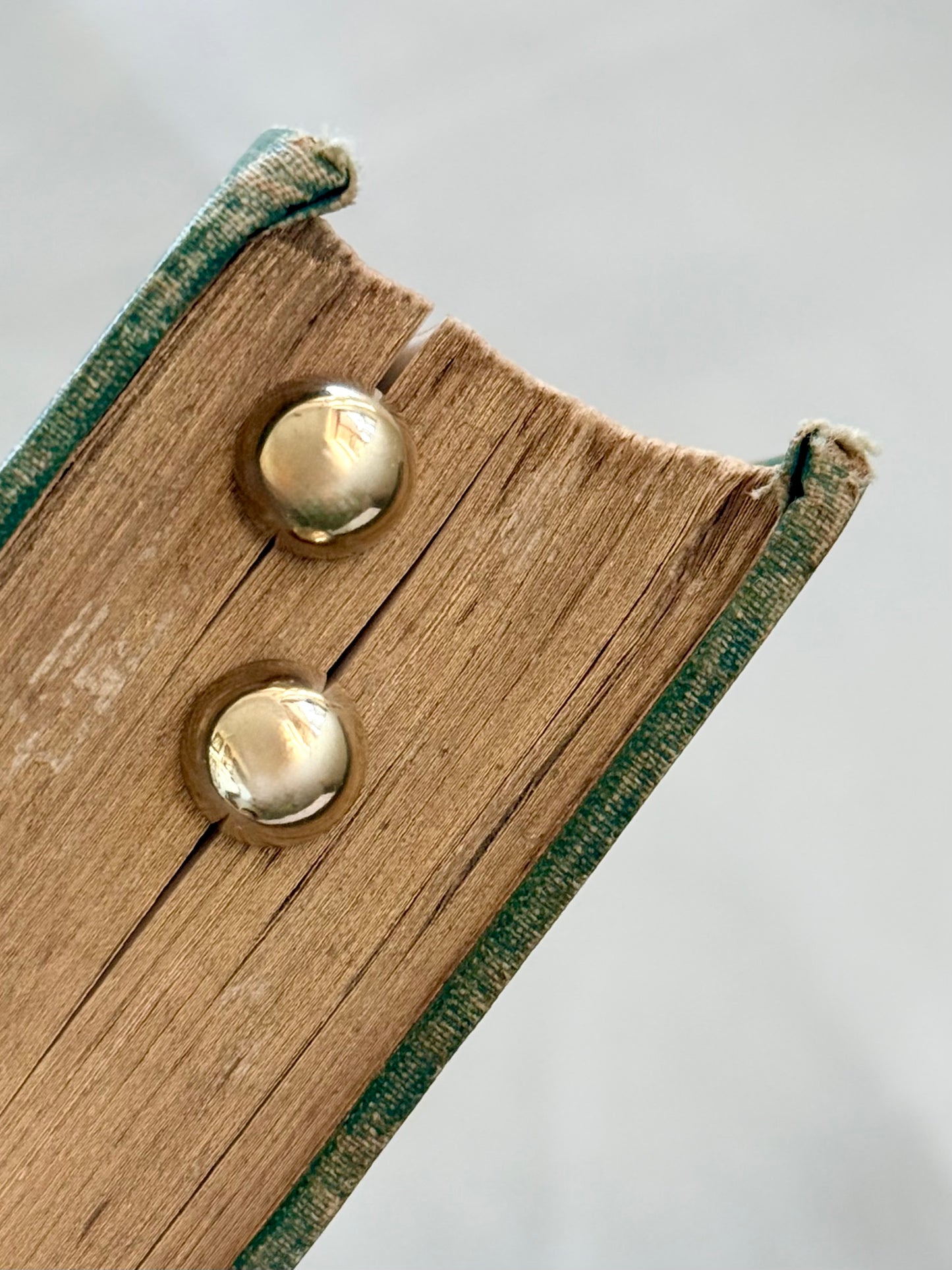 .10mm .375 .9ct classic gold button domed luxury circle half round post stud gold earrings