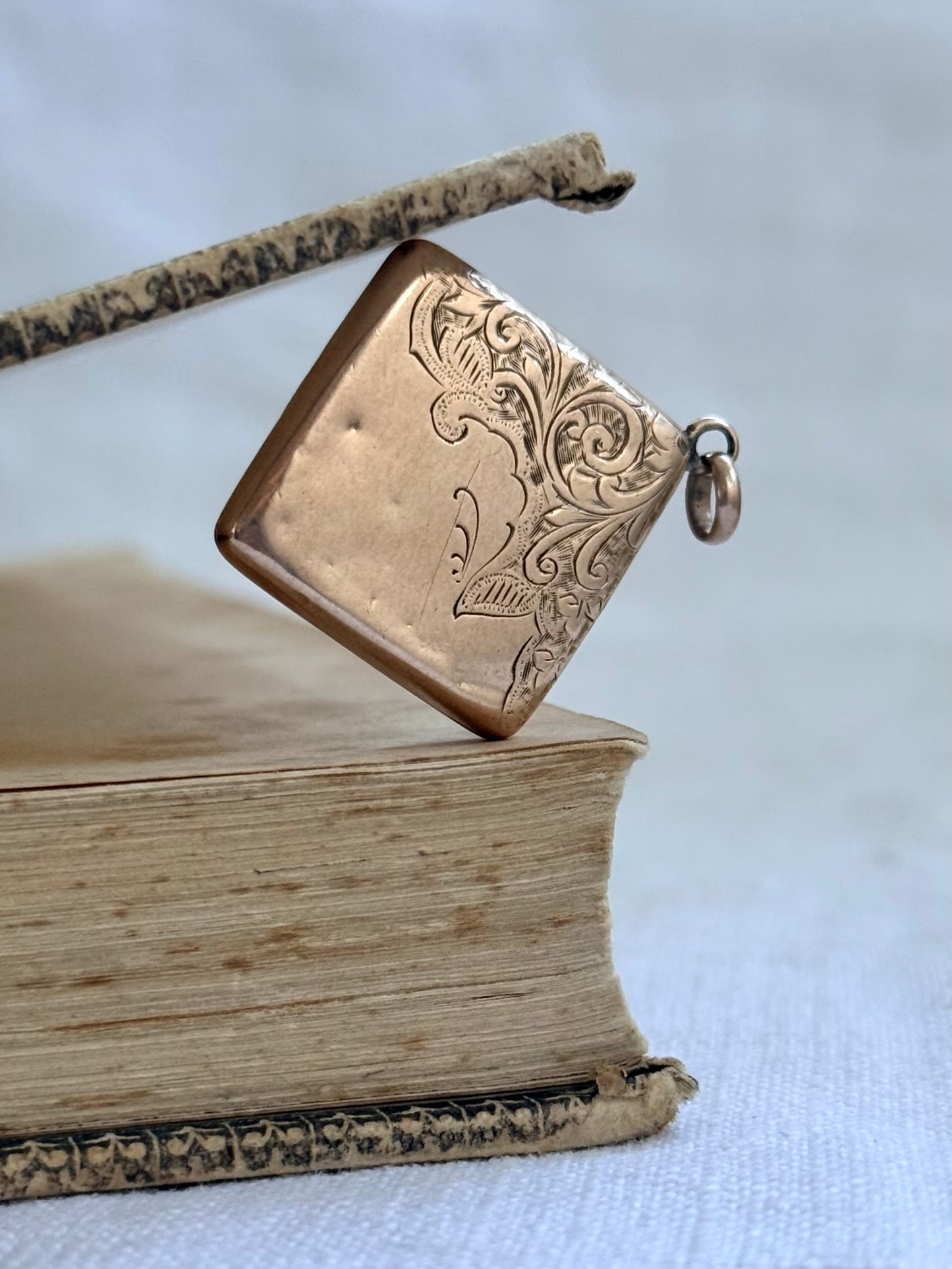 .1890s .1900s .375 .9ct antique rare concertina accordion tri fold Square Diamond hang sweetheart double sided engraved memory keepsake gold photo locket
