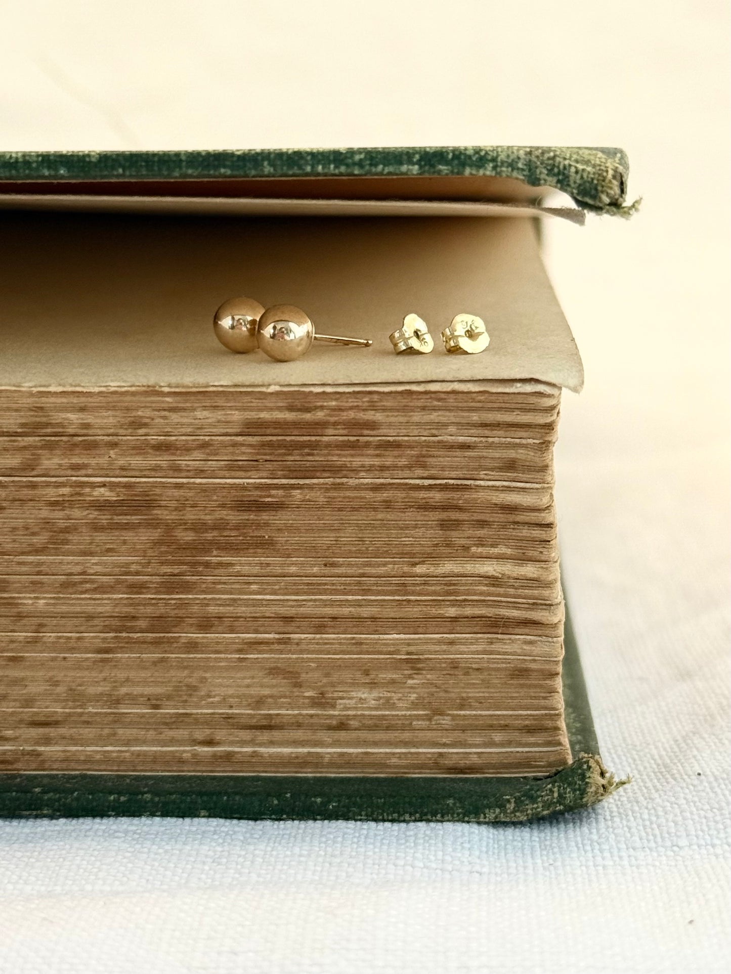 .375 .9ct ball studs classic round post stud push in yellow 9ct gold earrings