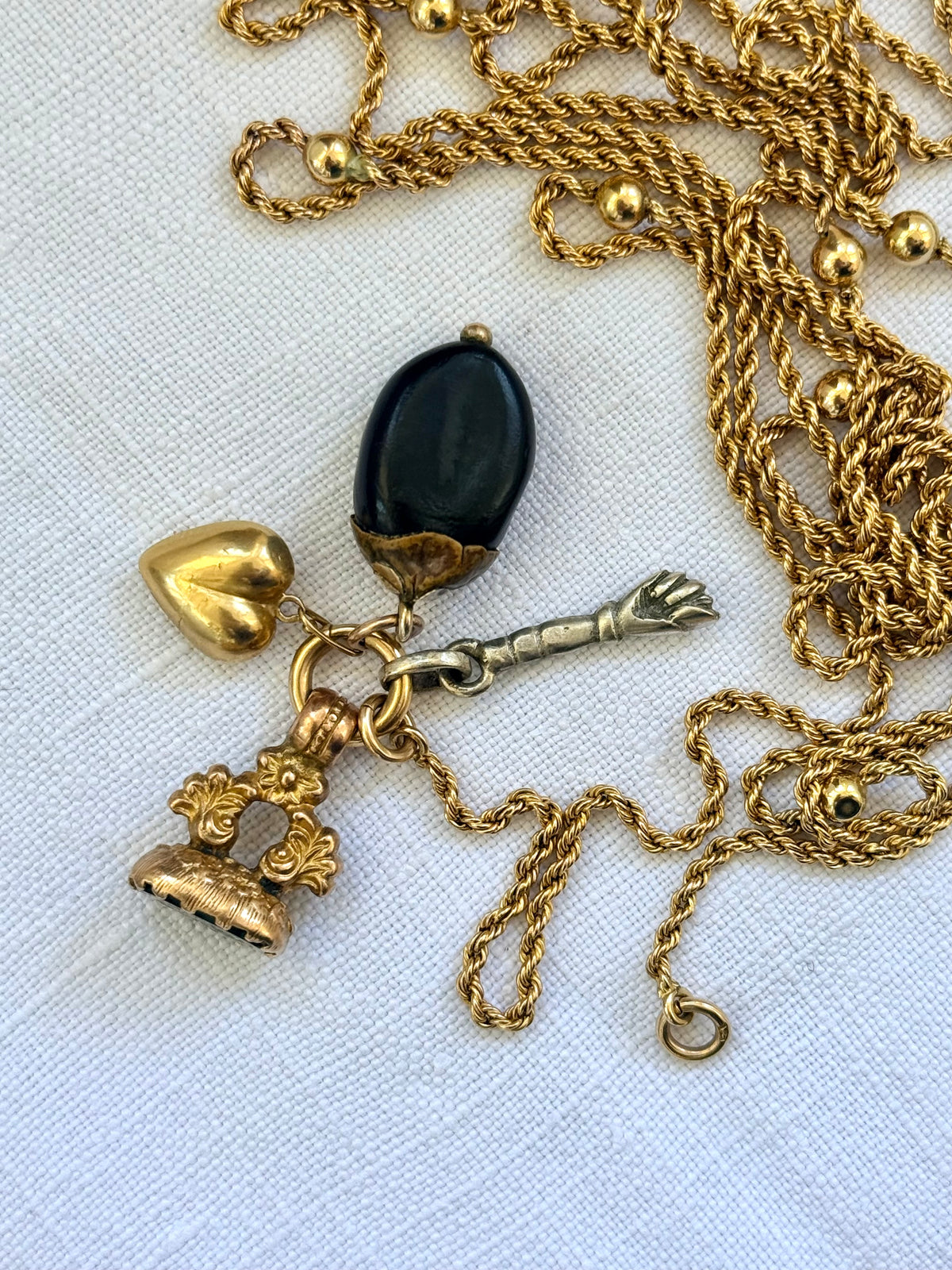 .18ct .1900s antique French high carat .750 gold puffy heart romantic charm pendant