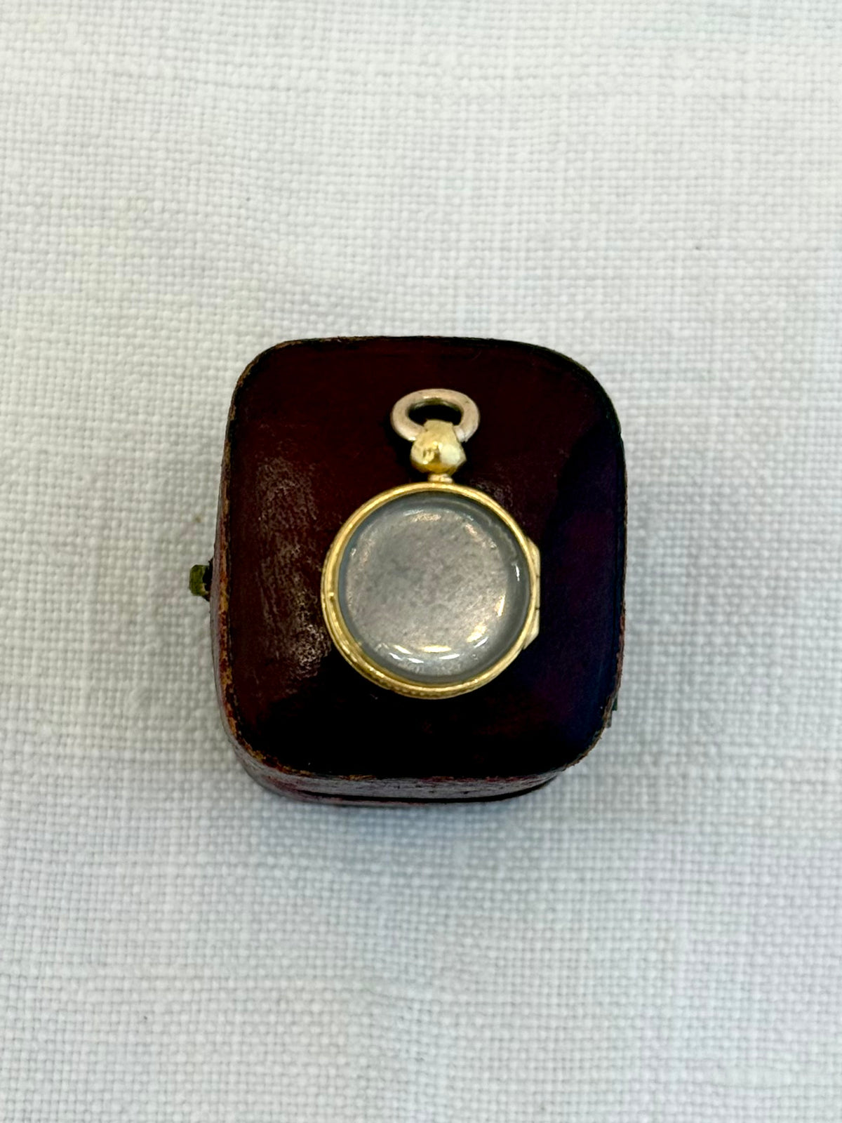.14ct .1900 antique tiny rare find high carat gold and double sided glass shaker locket