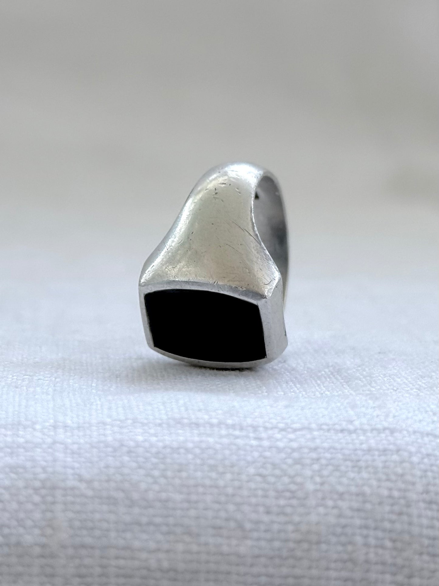 .1970s .925 modernist South African designer Onyx gemstone sterling silver signet seal ring