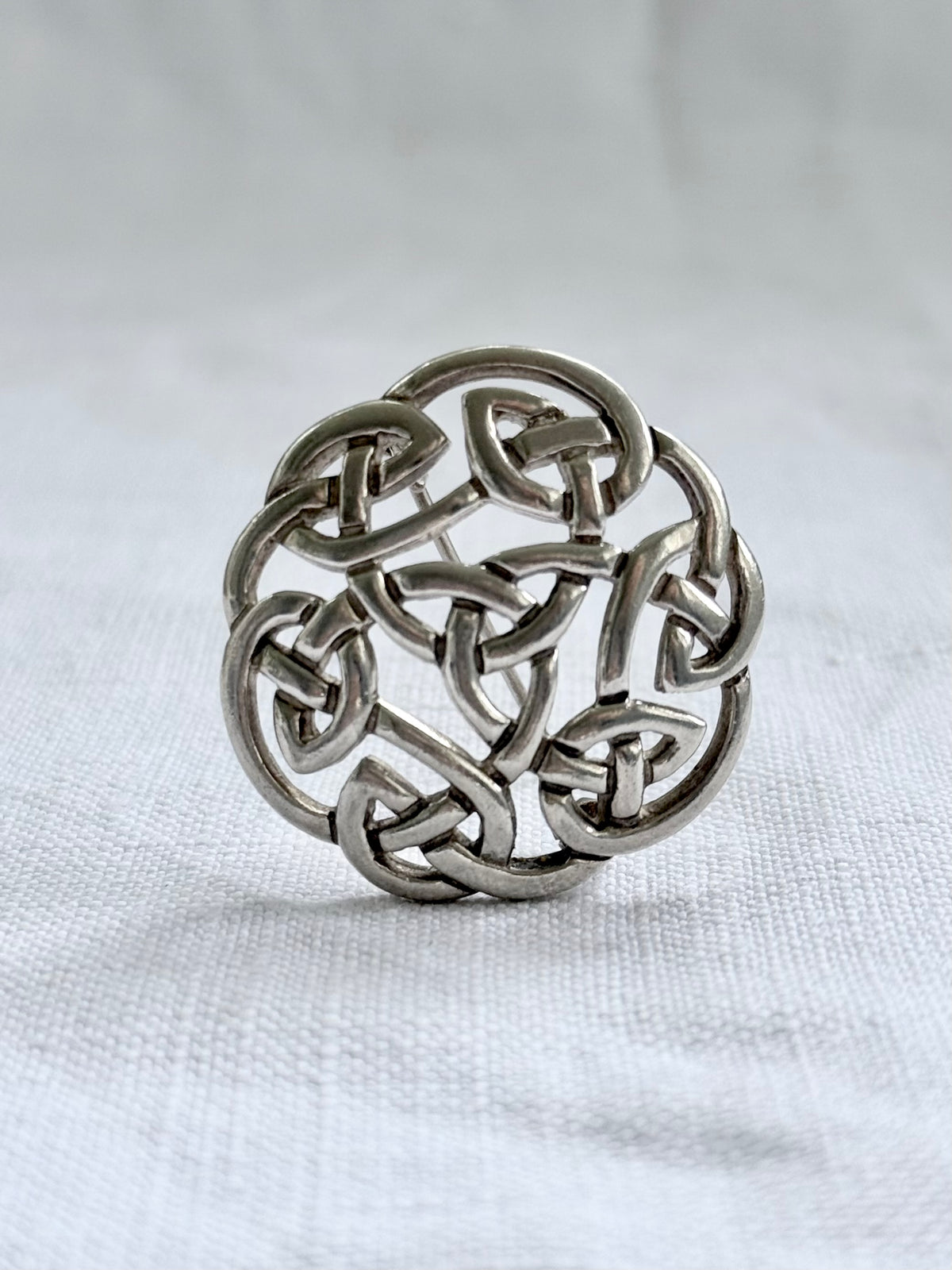 .1960s .1970s .925 Celtic knot circular sterling silver brooch