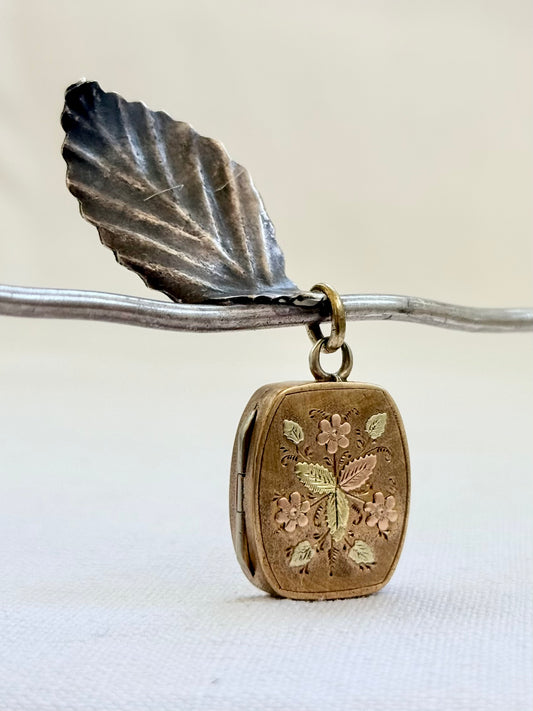 .18ct .1900s antique Belle Epoque French gold fine hand pierced Yellow Green Red Gold flower decal overlay locket pendant