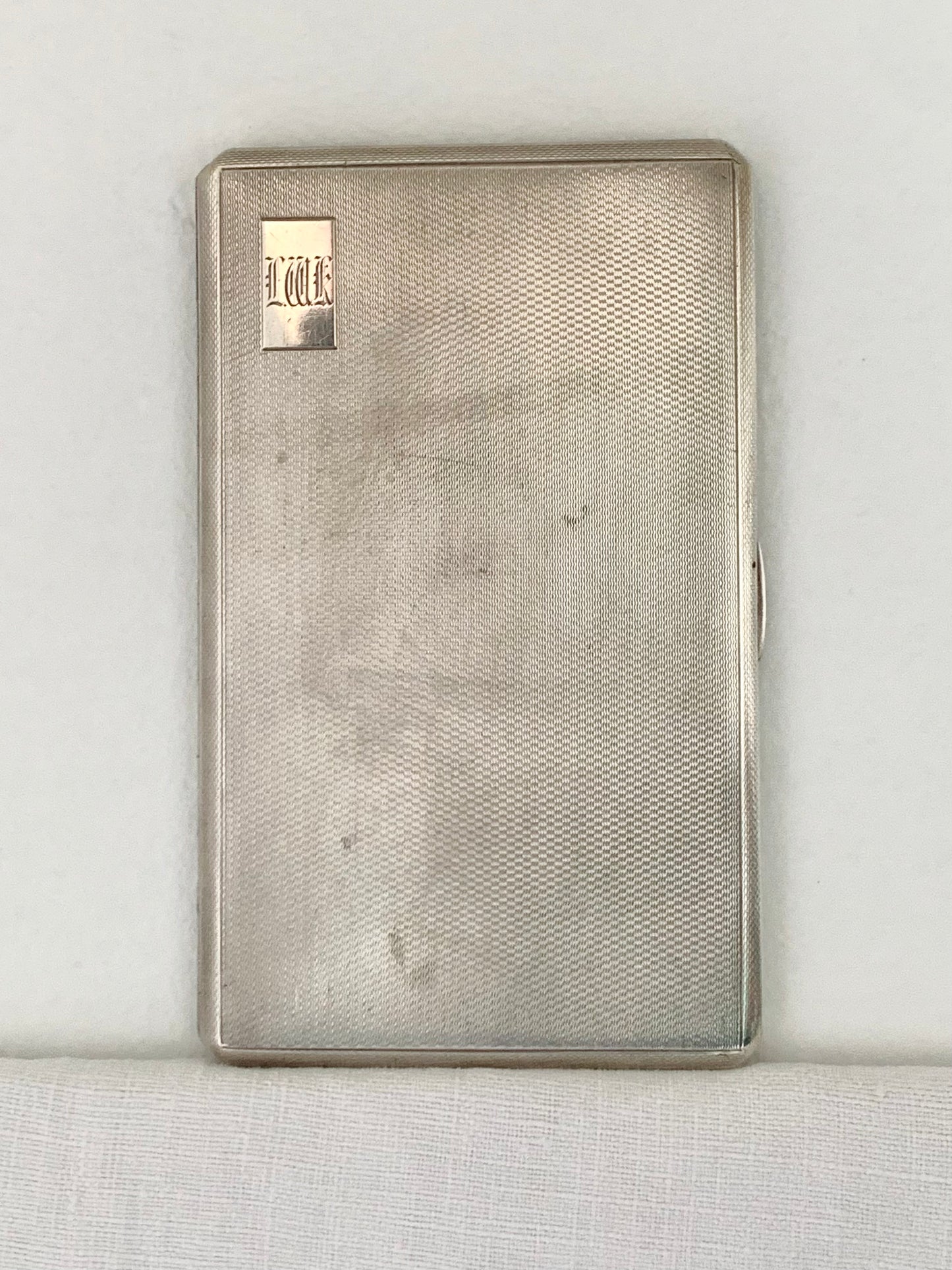1933 exceptional solid and heavy and sturdy sterling silver English engine turned hallmarked Case