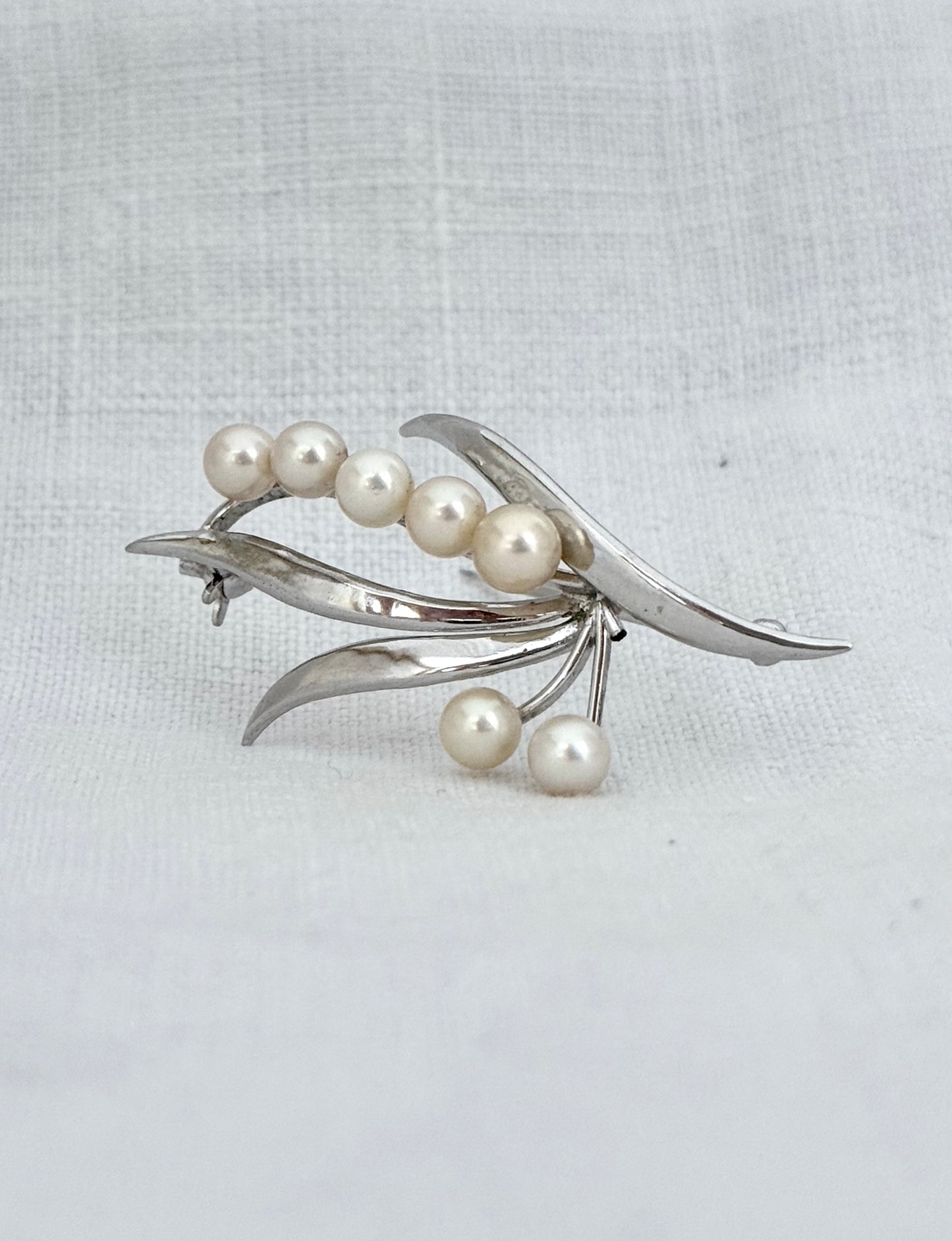 .1970s .925 Akoya pearl sterling silver Mid Century Modern luxury 7 pearl brooch