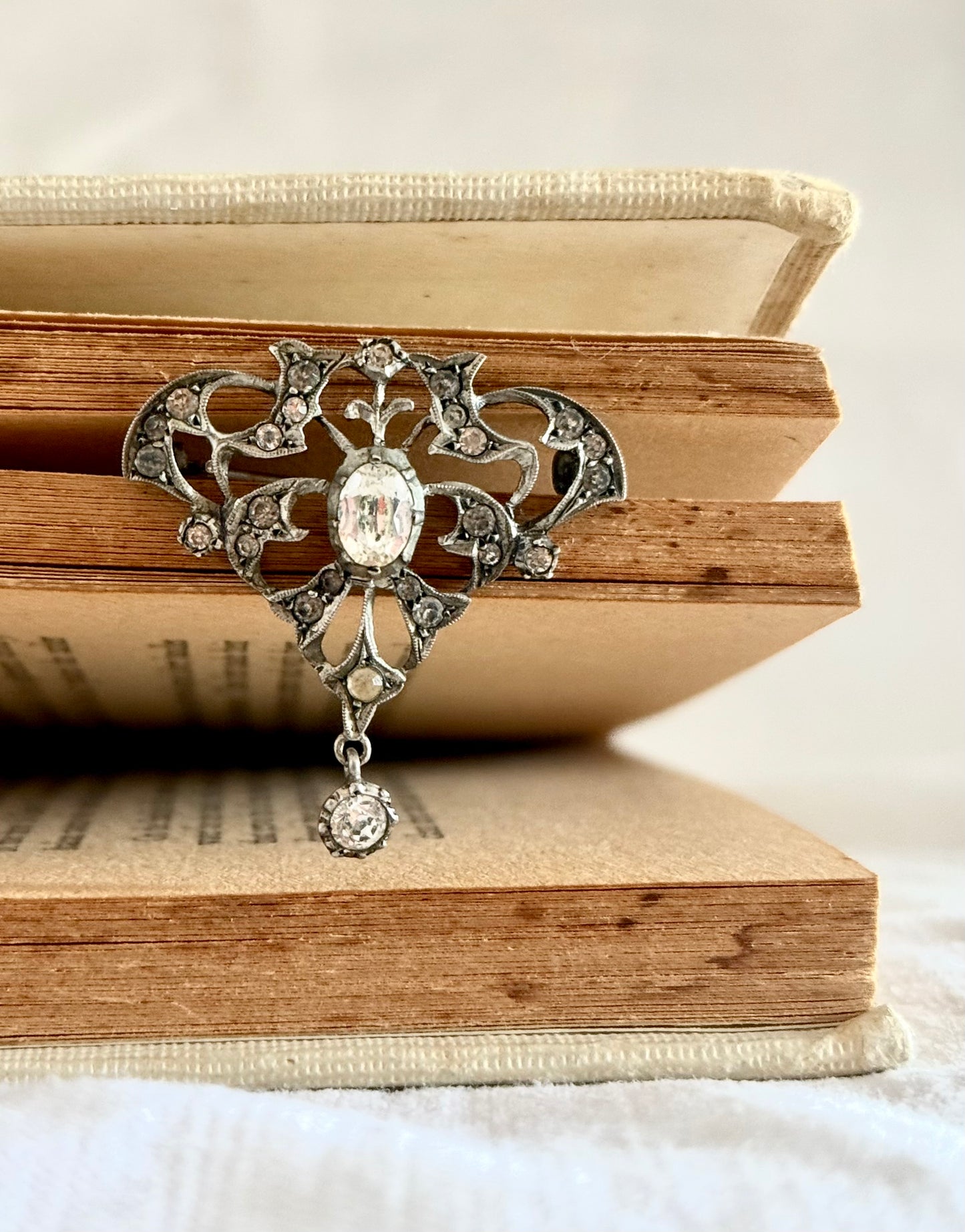.1890s .1900s Belle Epoque rare Art Nouveau diamond paste floral leaf articulated dangle Edwardian era 800 silver leaf laurel paste gemstone brooch