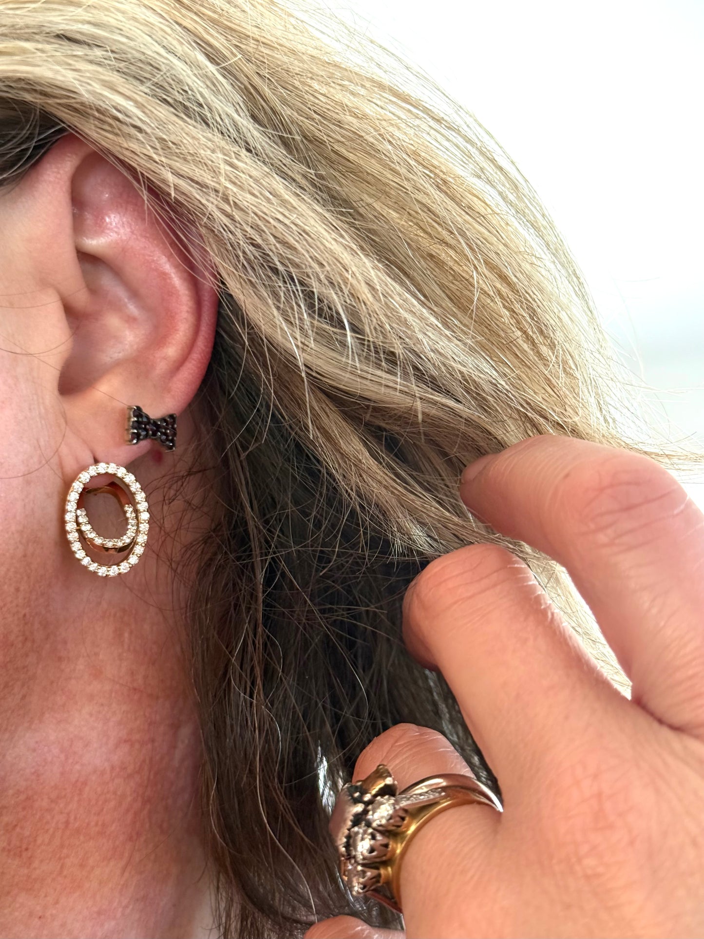 .18ct .750 .80 diamonds Brazilian designer rose gold modernist oval clip clasp luxury 18ct high carat gold and diamond studded earrings