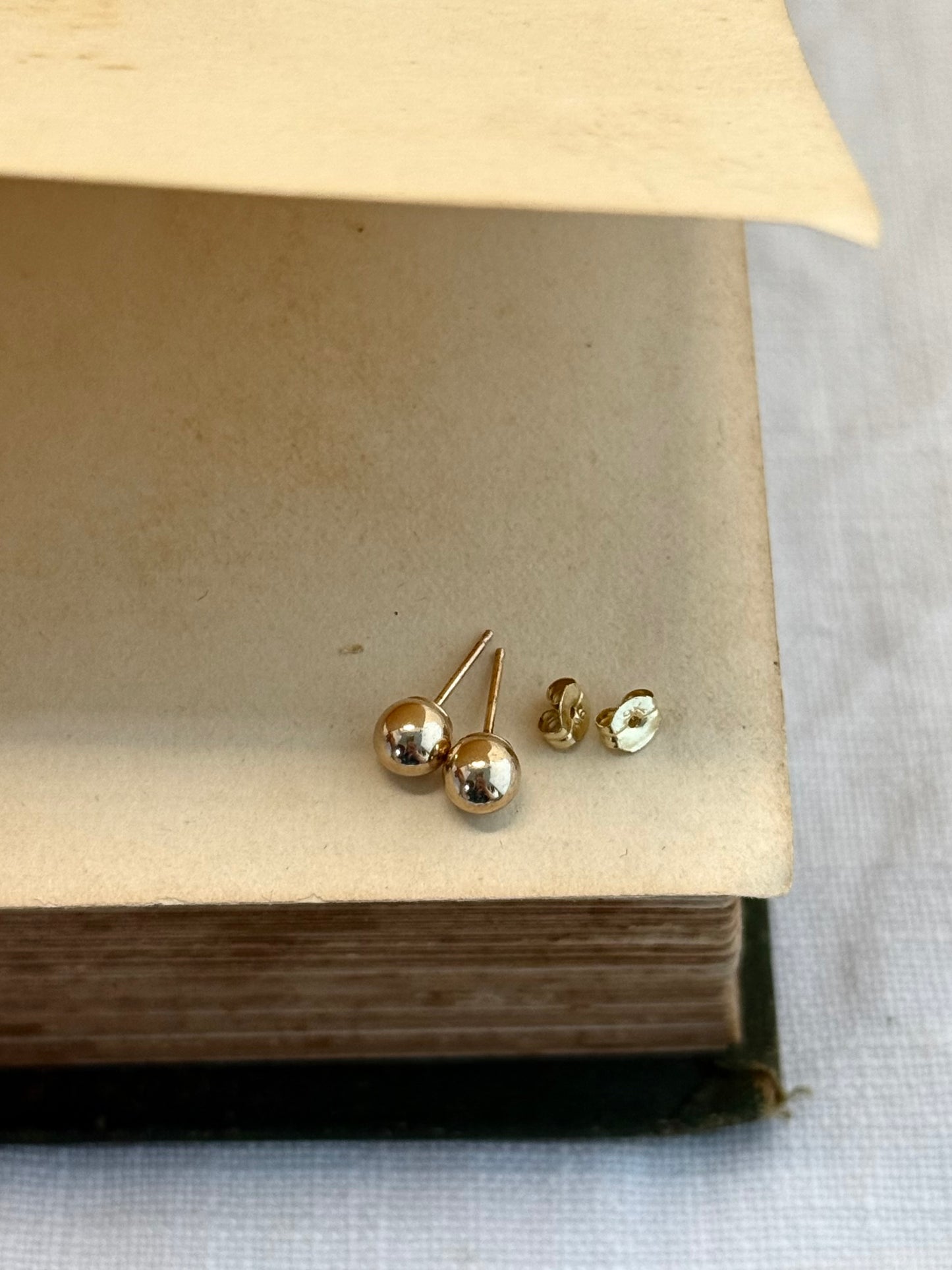 .375 .9ct ball studs classic round post stud push in yellow 9ct gold earrings