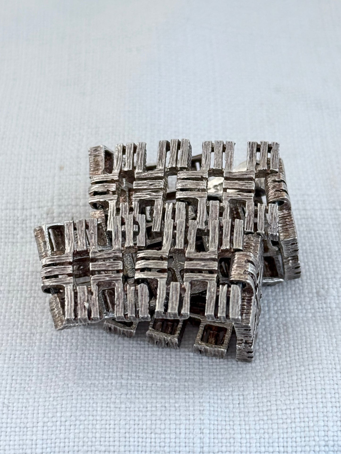 .1950s .925 Brutalist silver rectangular hinged segment silver bracelet