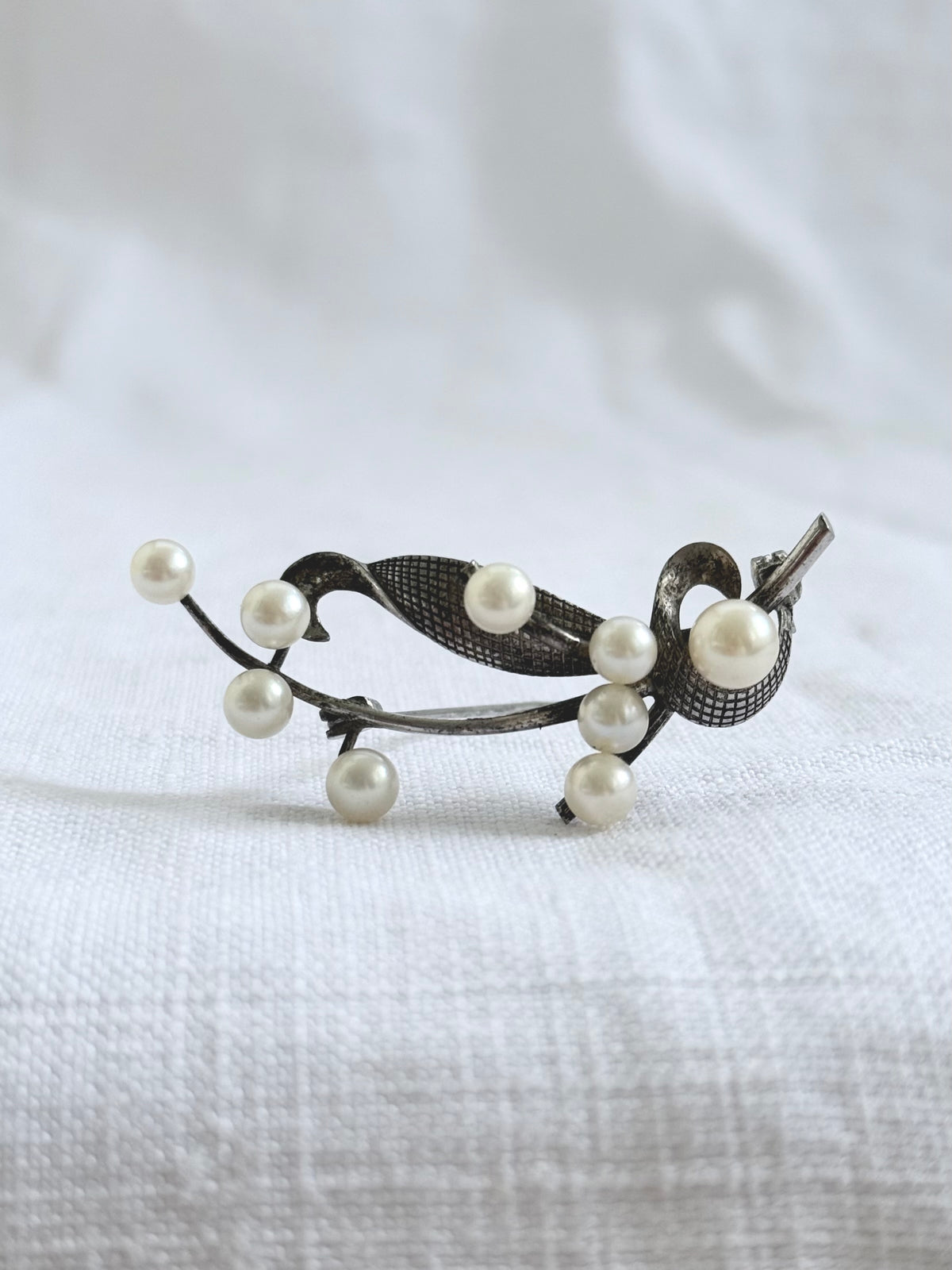 .1940s .925 Akoya Pearl snowbell flower leaf spray mid century heirloom silver pearl brooch