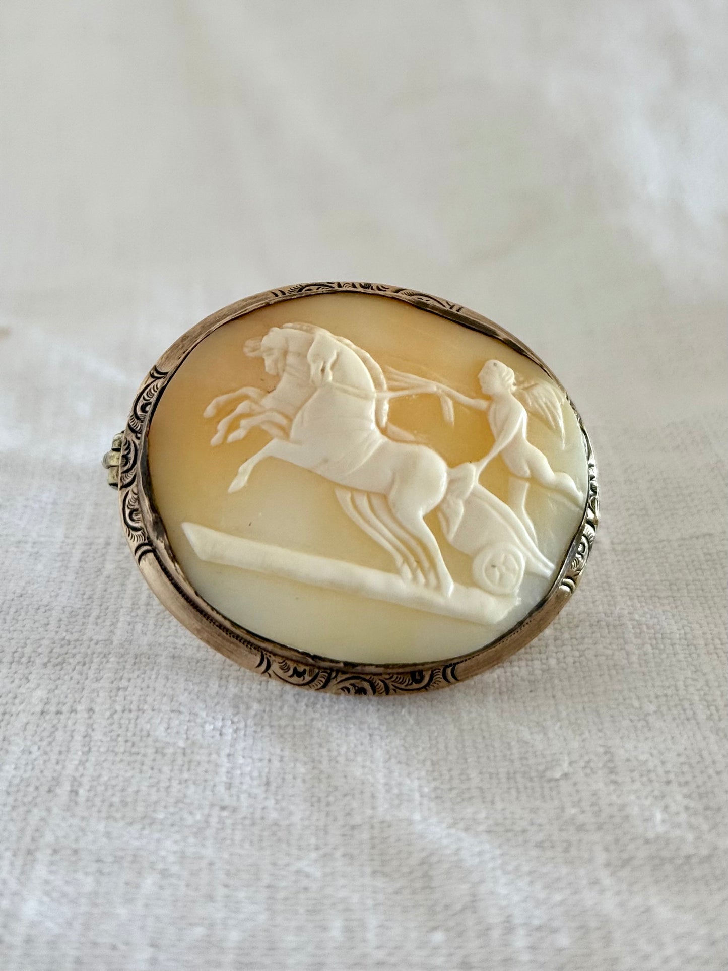 .1850s antique Pax with horses of Mars rare mythology The Genius of Peace Taming the Horses of Mars hand carved cameo brooch