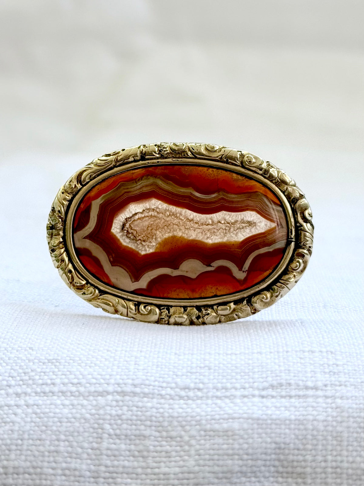 .1850s .1870s antique crystalline geological form Agate Victorian cased gold baroque style romantic red agate stone form oval brooch